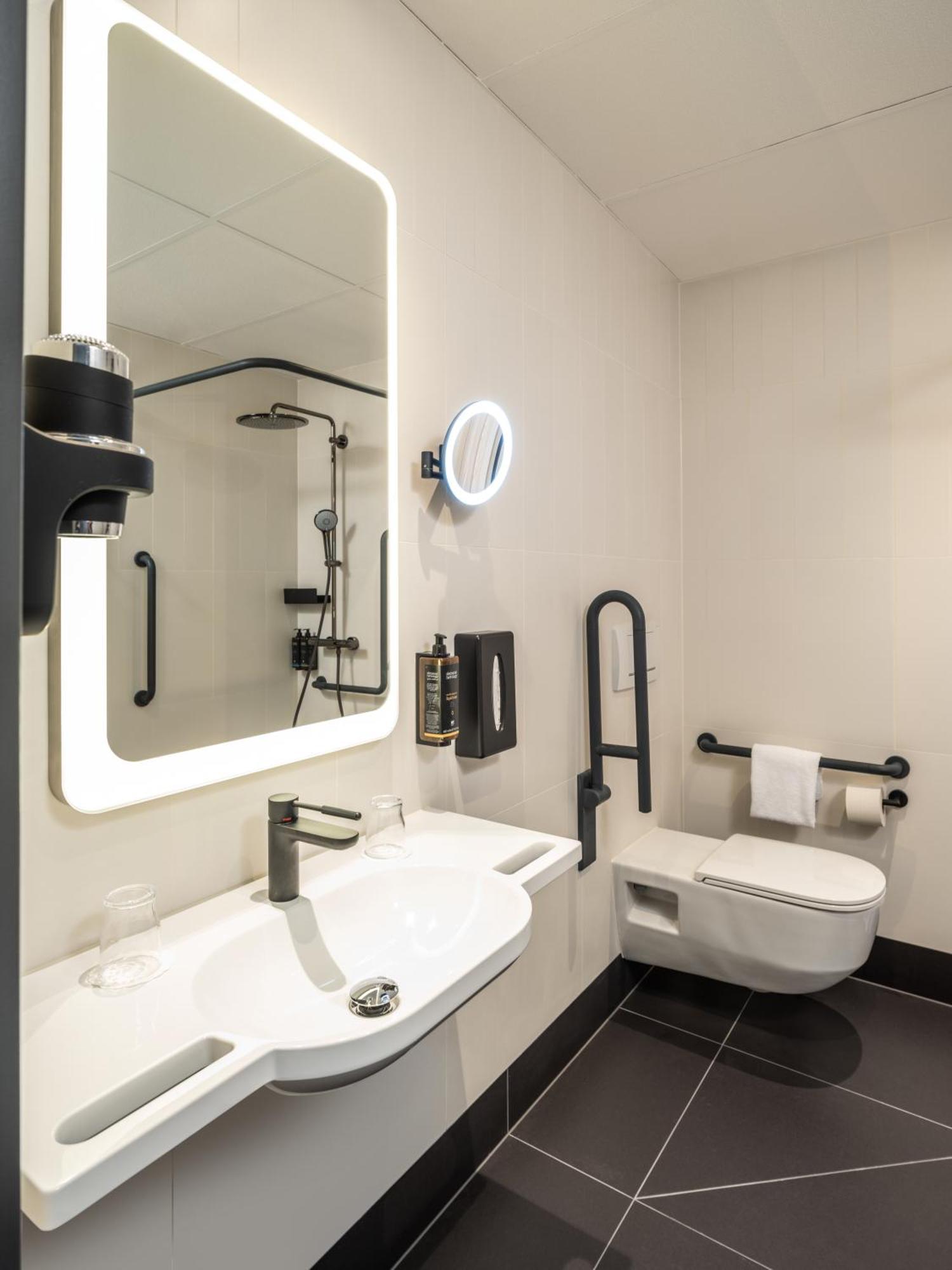 Chambre Double Standard - Accessible aux Personnes à Mobilité Réduite