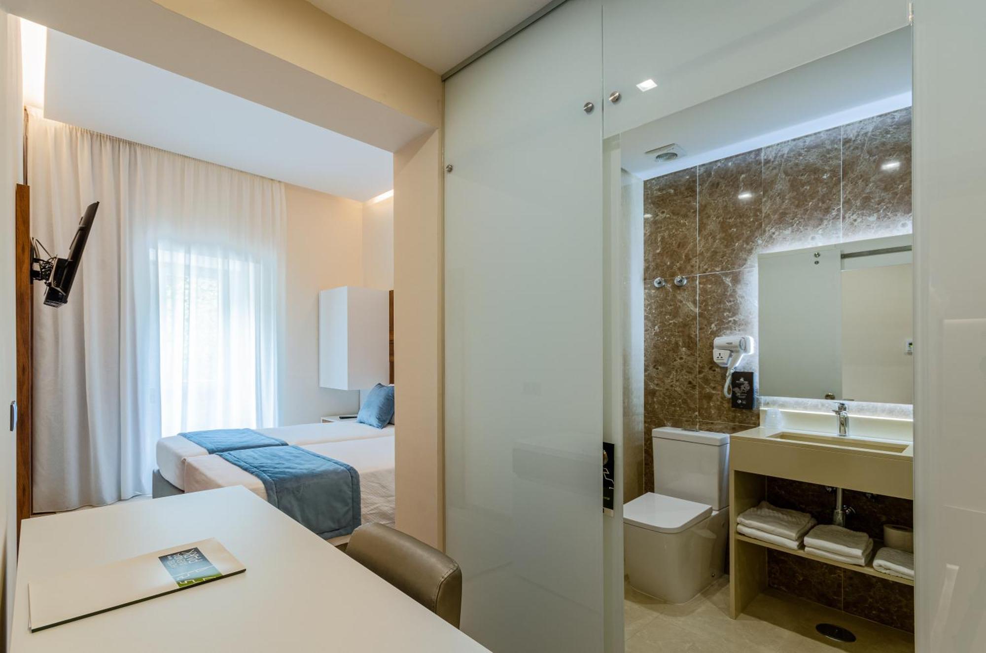Quarto Superior com 2 Camas de Solteiro