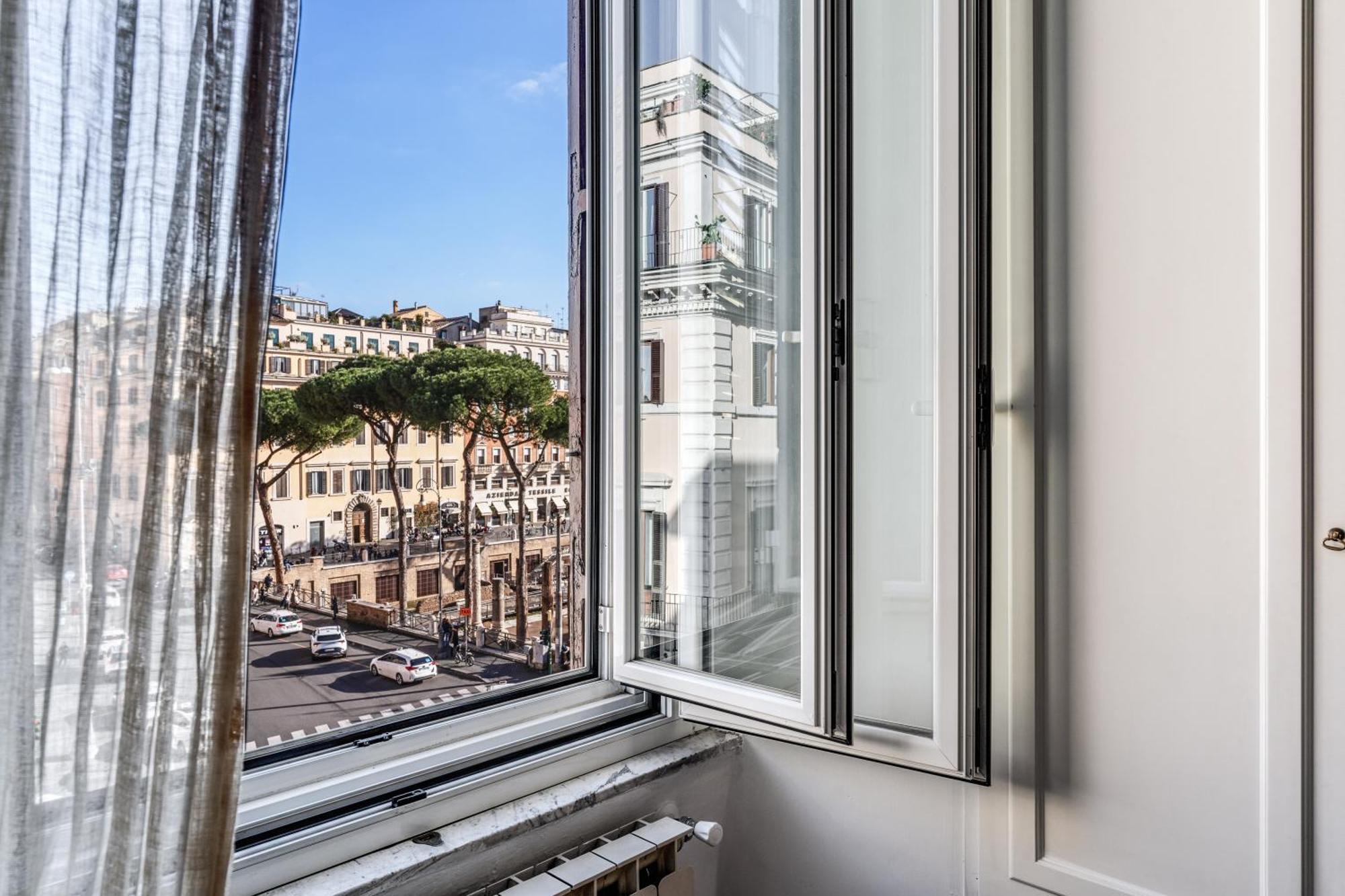 Deluxe Double Room City View