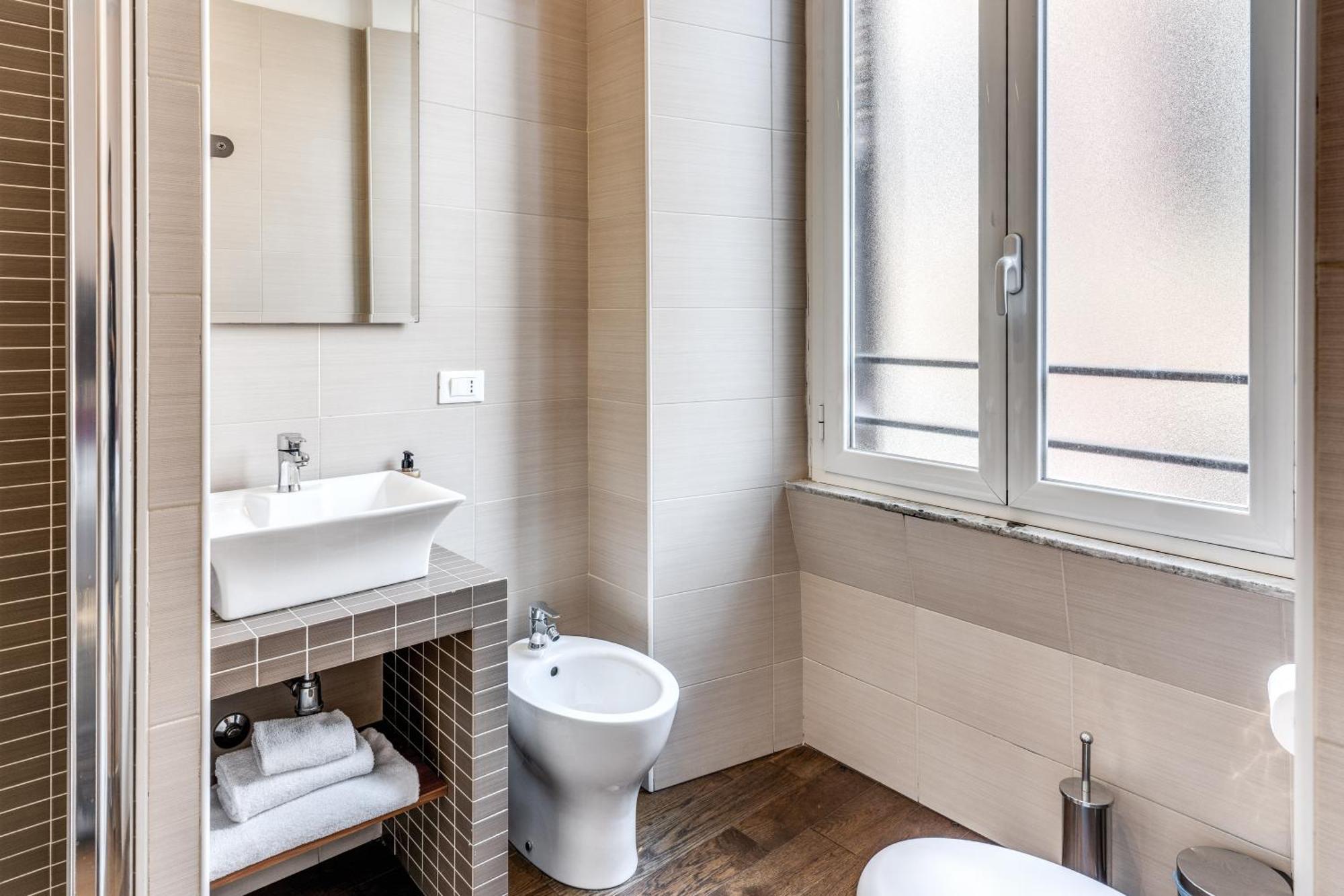 Deluxe Triple Room City View