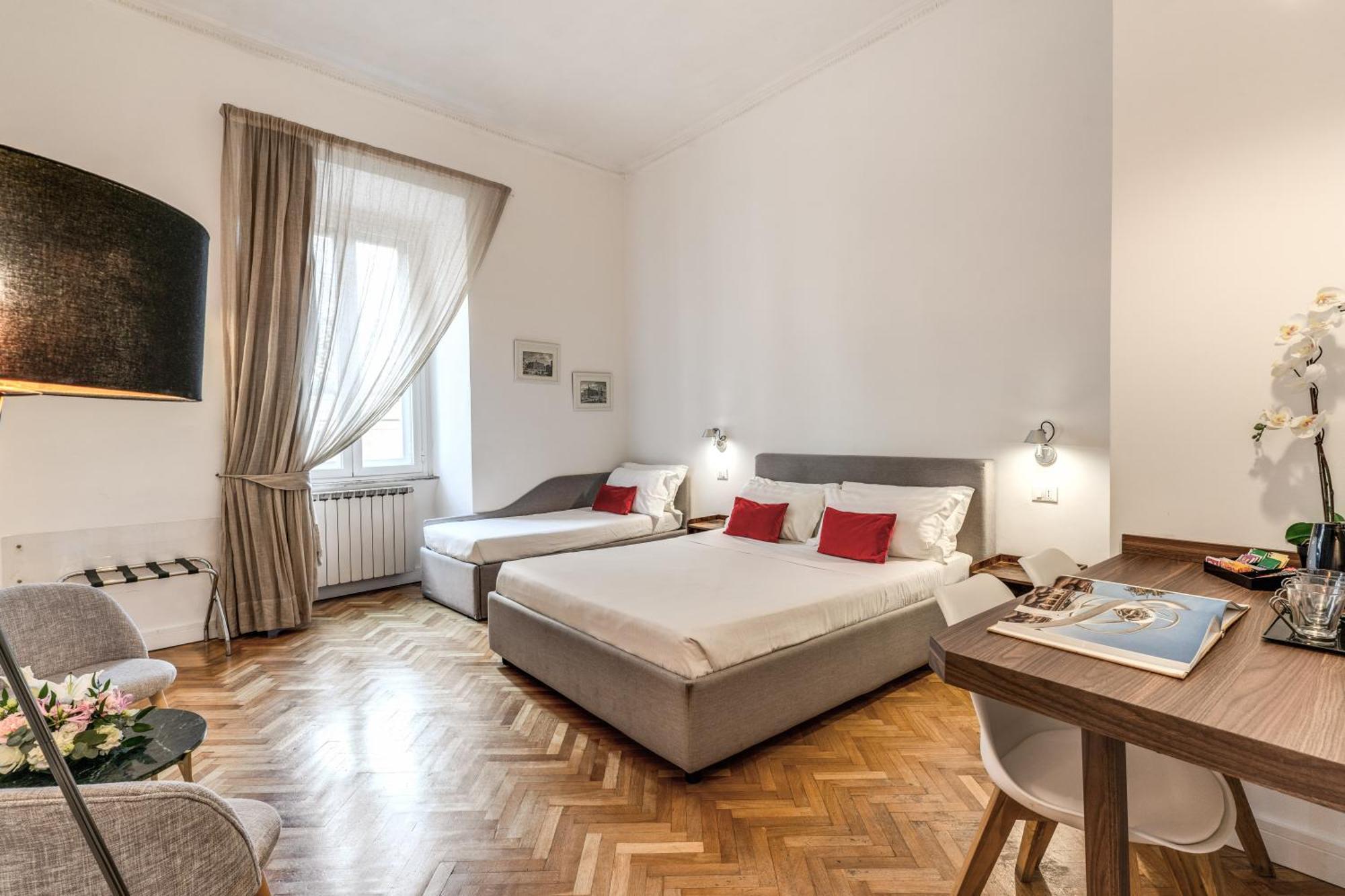 Deluxe Triple Room City View