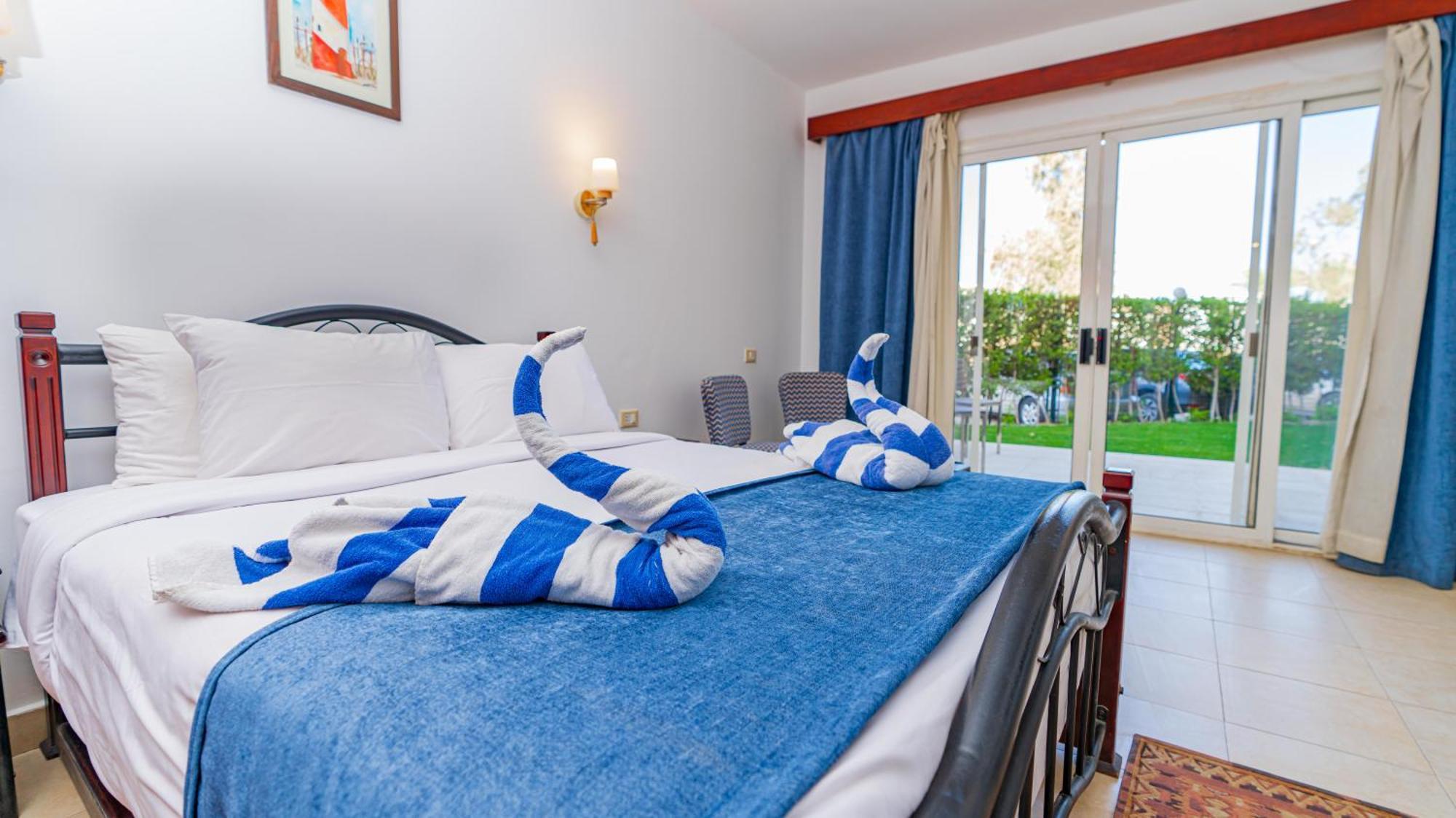 Deluxe Queen Suite