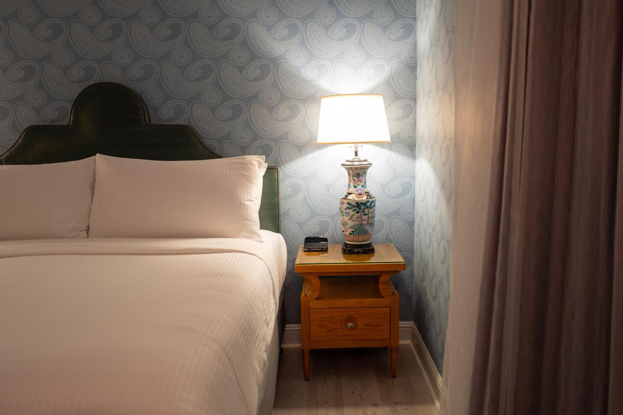 Superior King Room,1545109405:JPEG