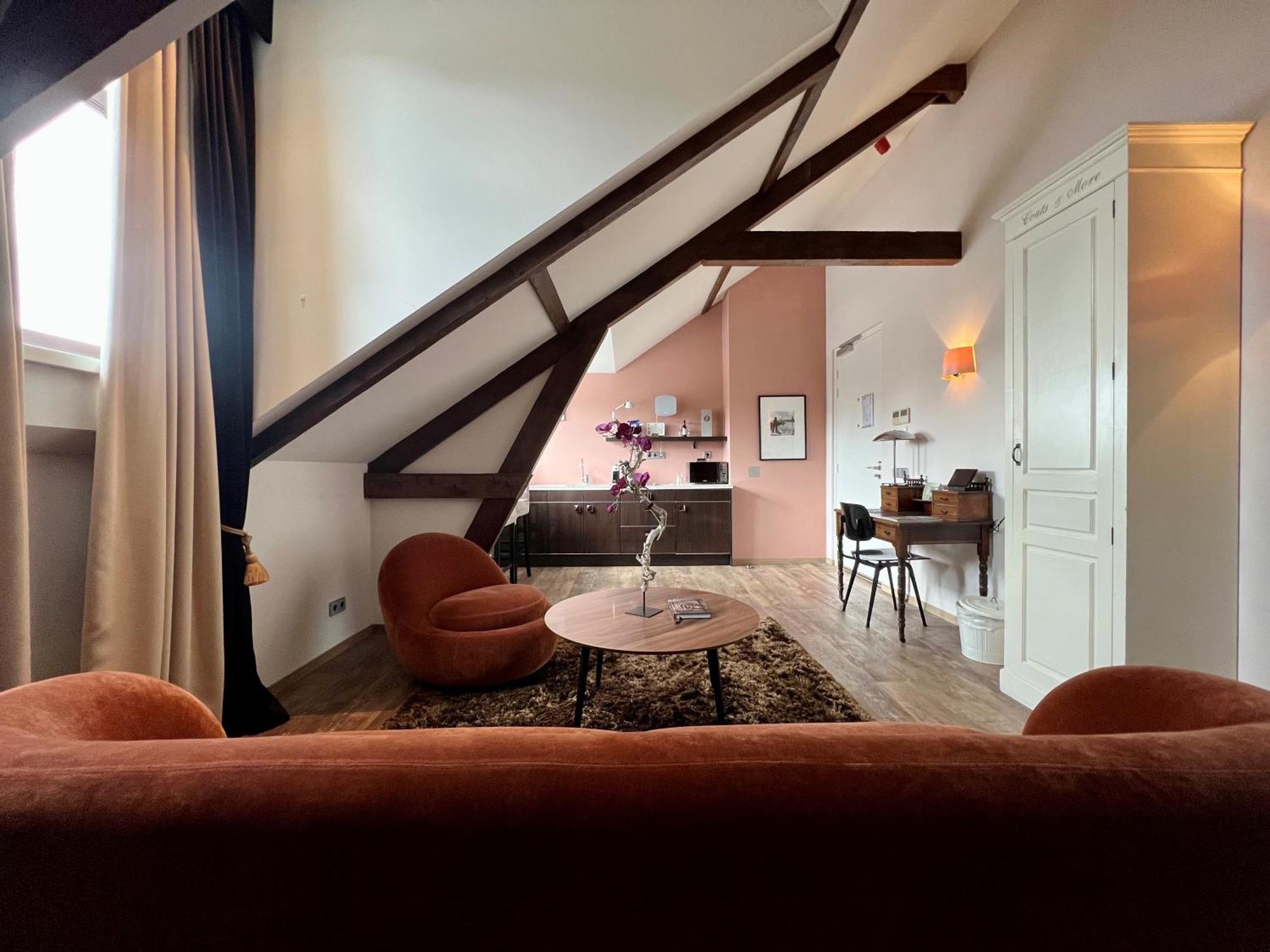 Junior Suite,125835330:JPEG