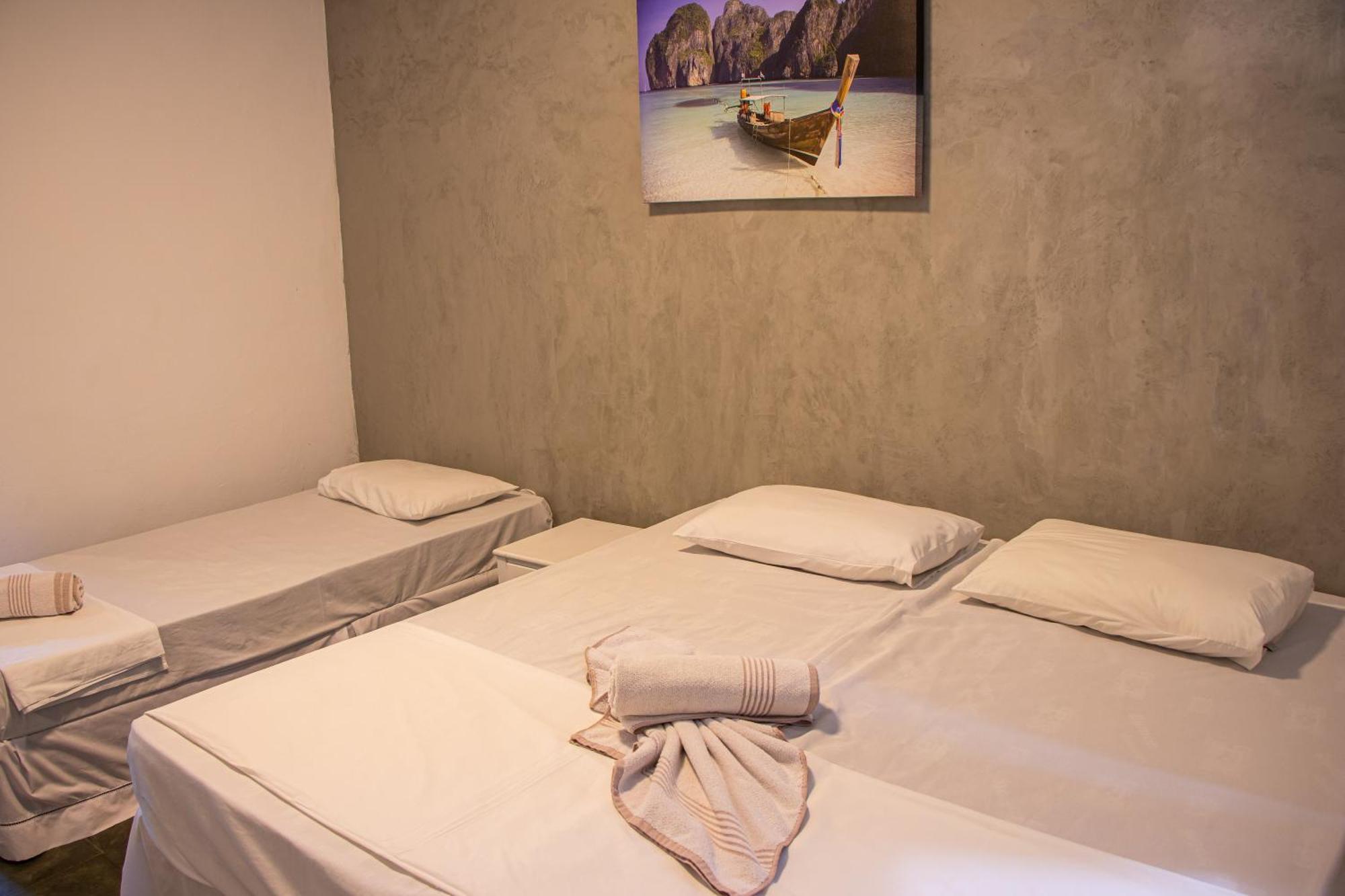 Quarto Triplo Básico
