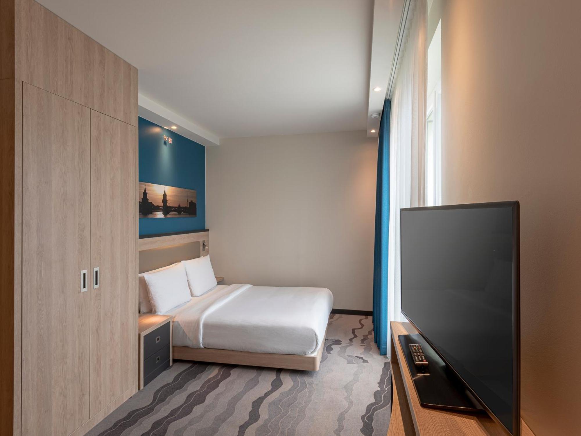 Quarto Queen - Acessível a Pessoas com Mobilidade Condicionada