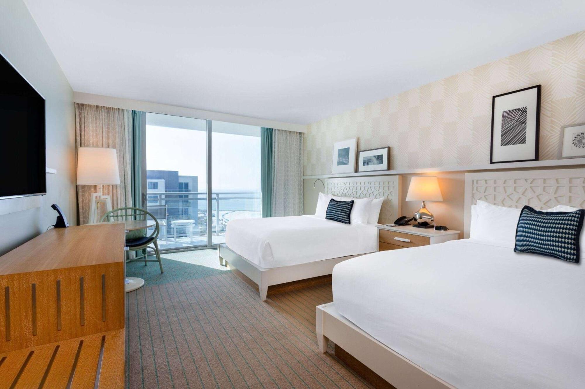 Grand Deluxe Queen Room Partial Gulf View
