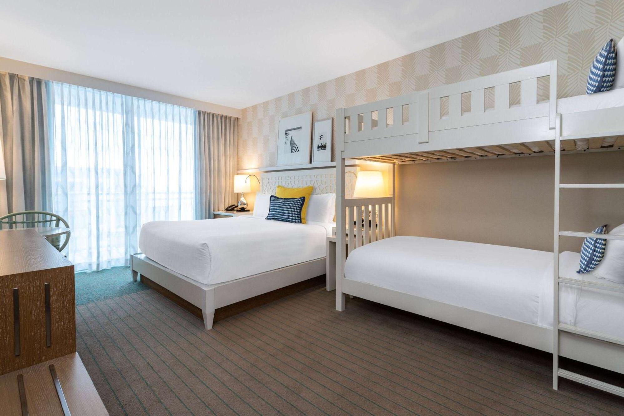 Deluxe King Room with Bunk Bed,1549544335:JPEG