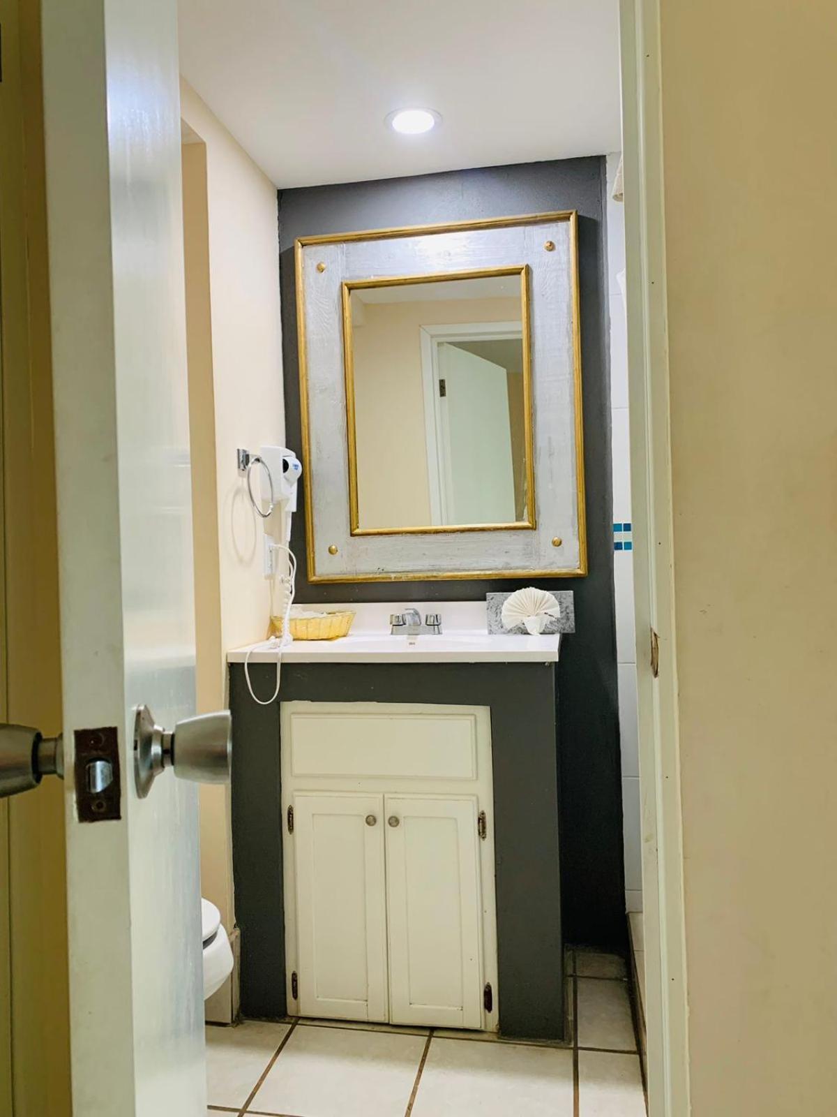 Quarto Duplo com 2 Camas de Casal