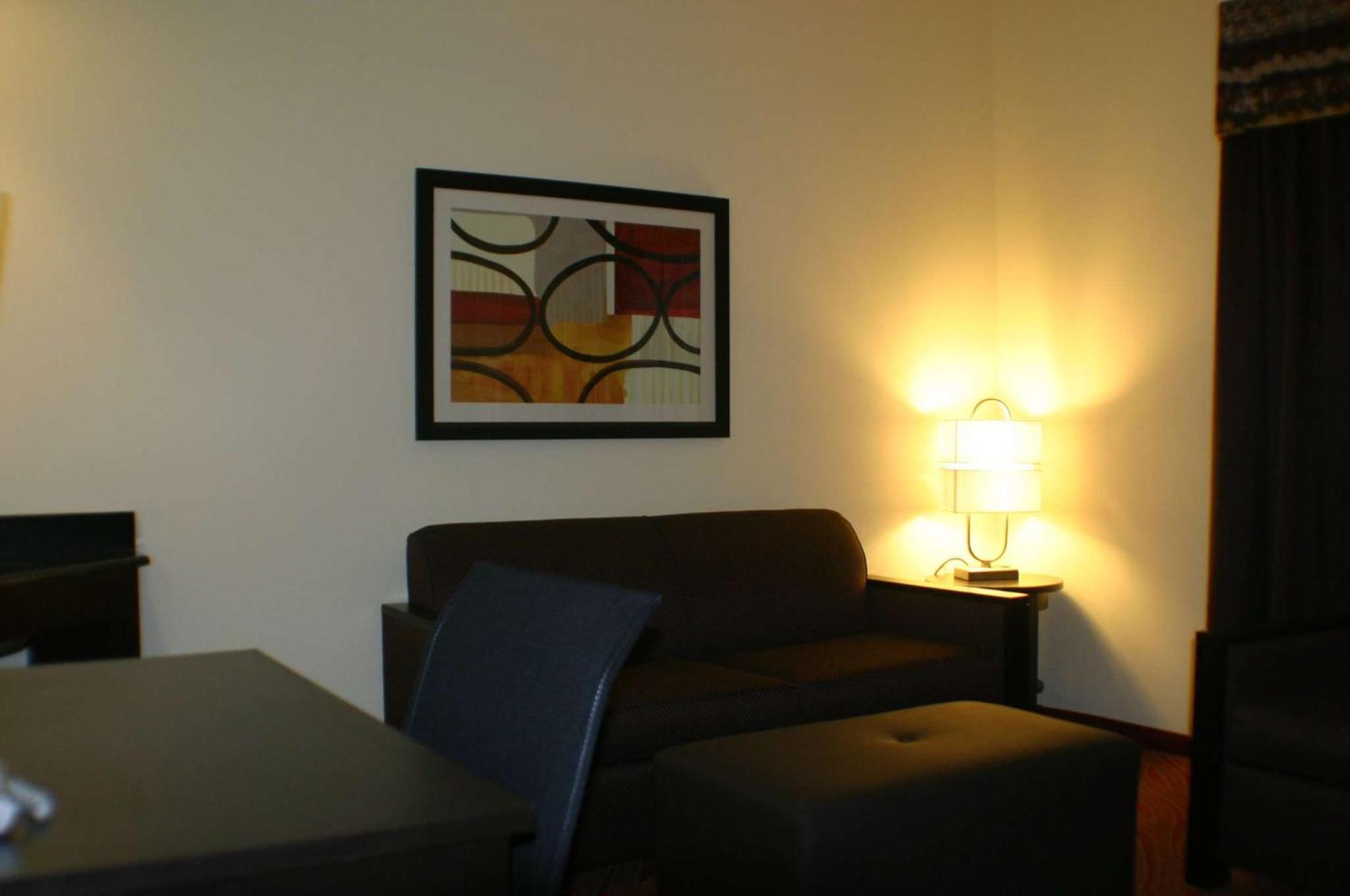 King Room with Sofa Bed - Hearing Accessible/Non-Smoking