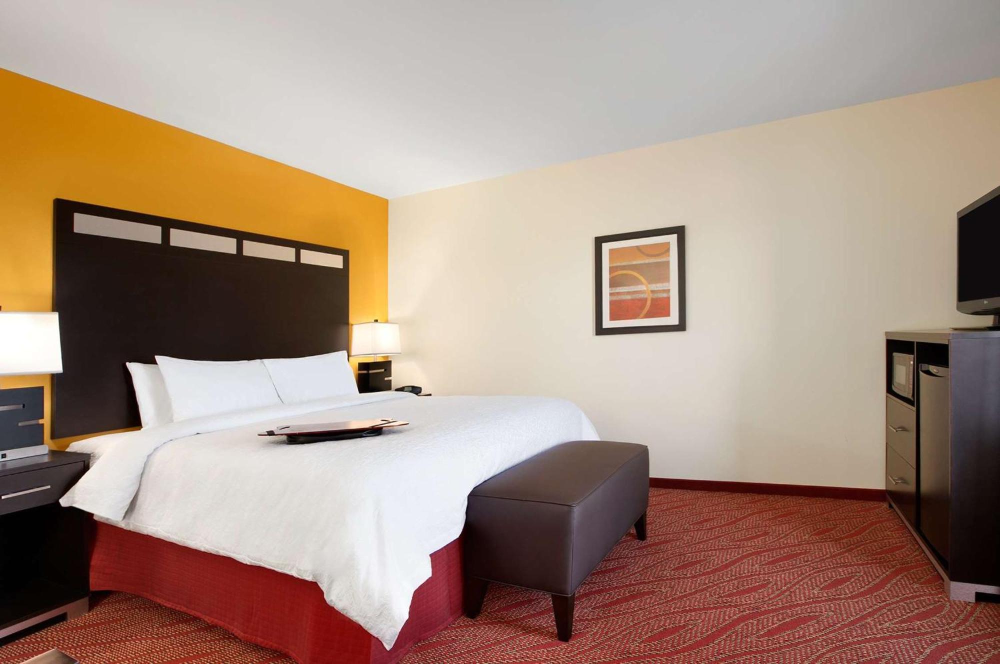 King Room with Sofa Bed - Non-Smoking