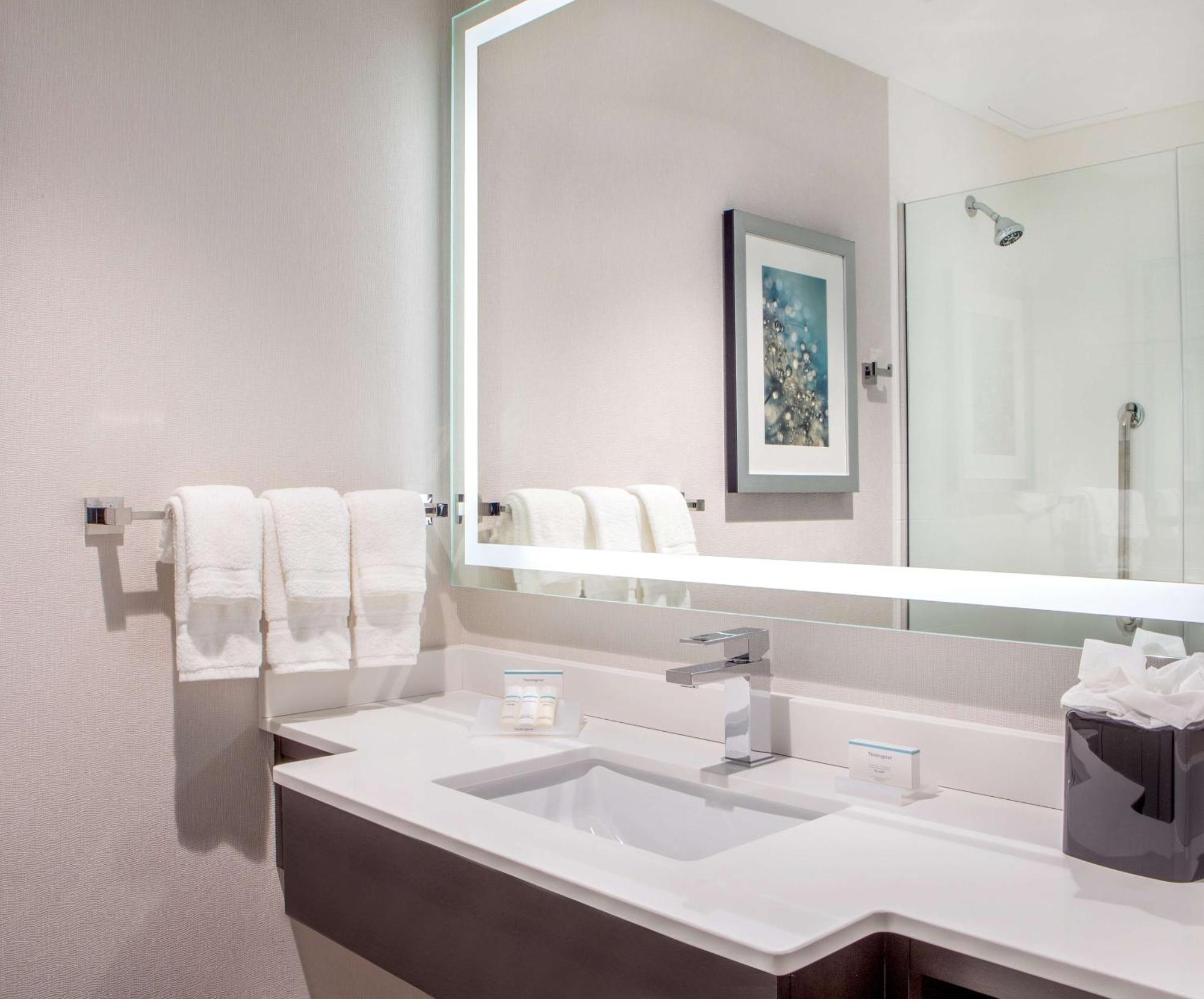 King Room Water View,1595437664:JPEG