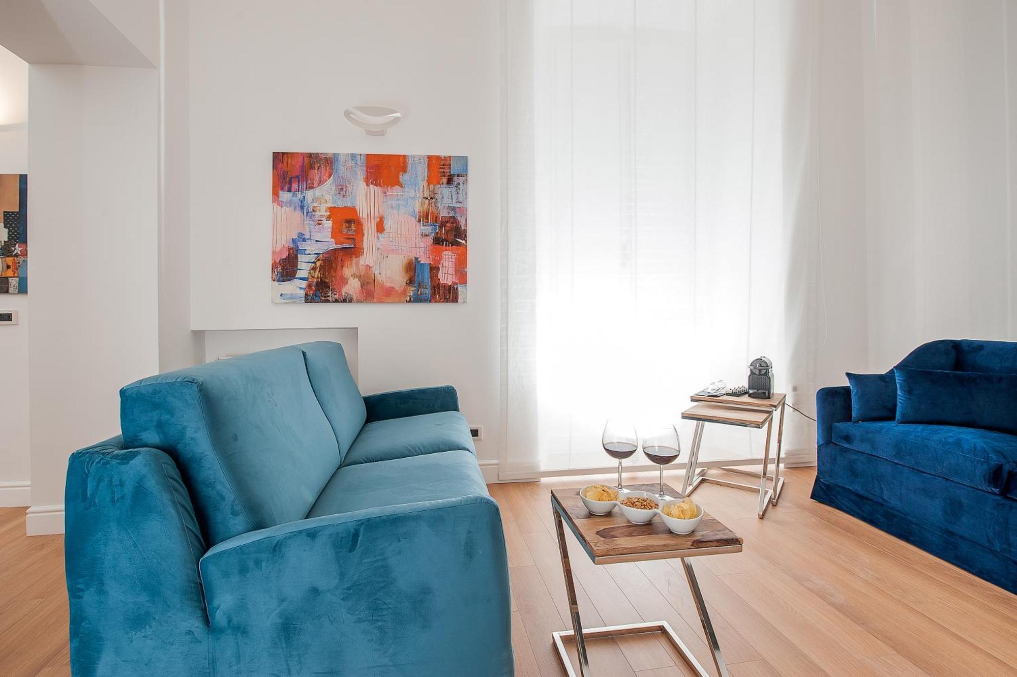 One-Bedroom Apartment Separate Building Piazza della Maddalena 2