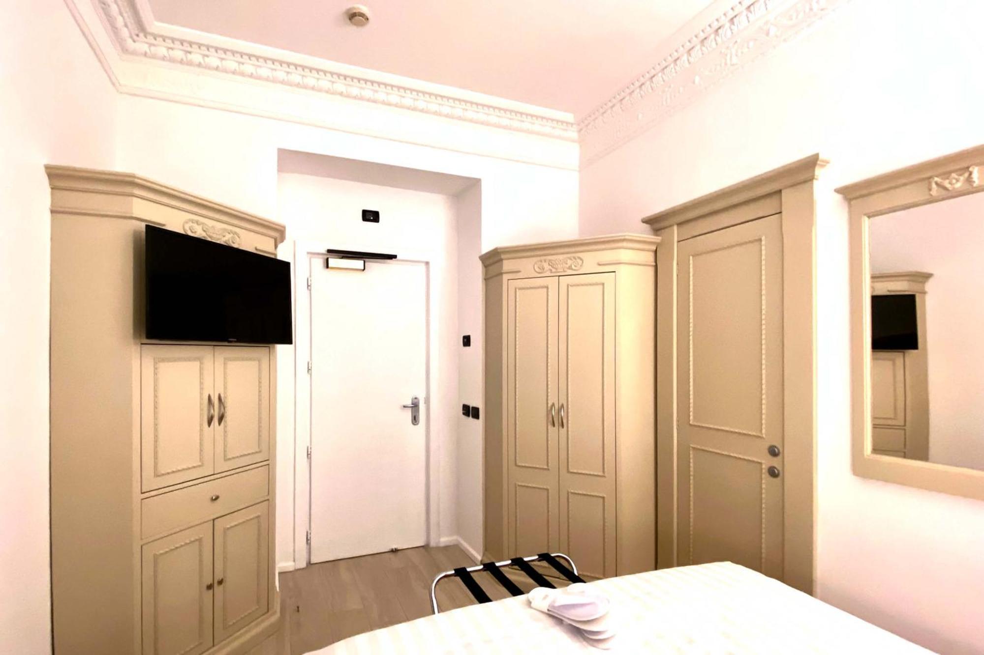 Small Double Classic Room