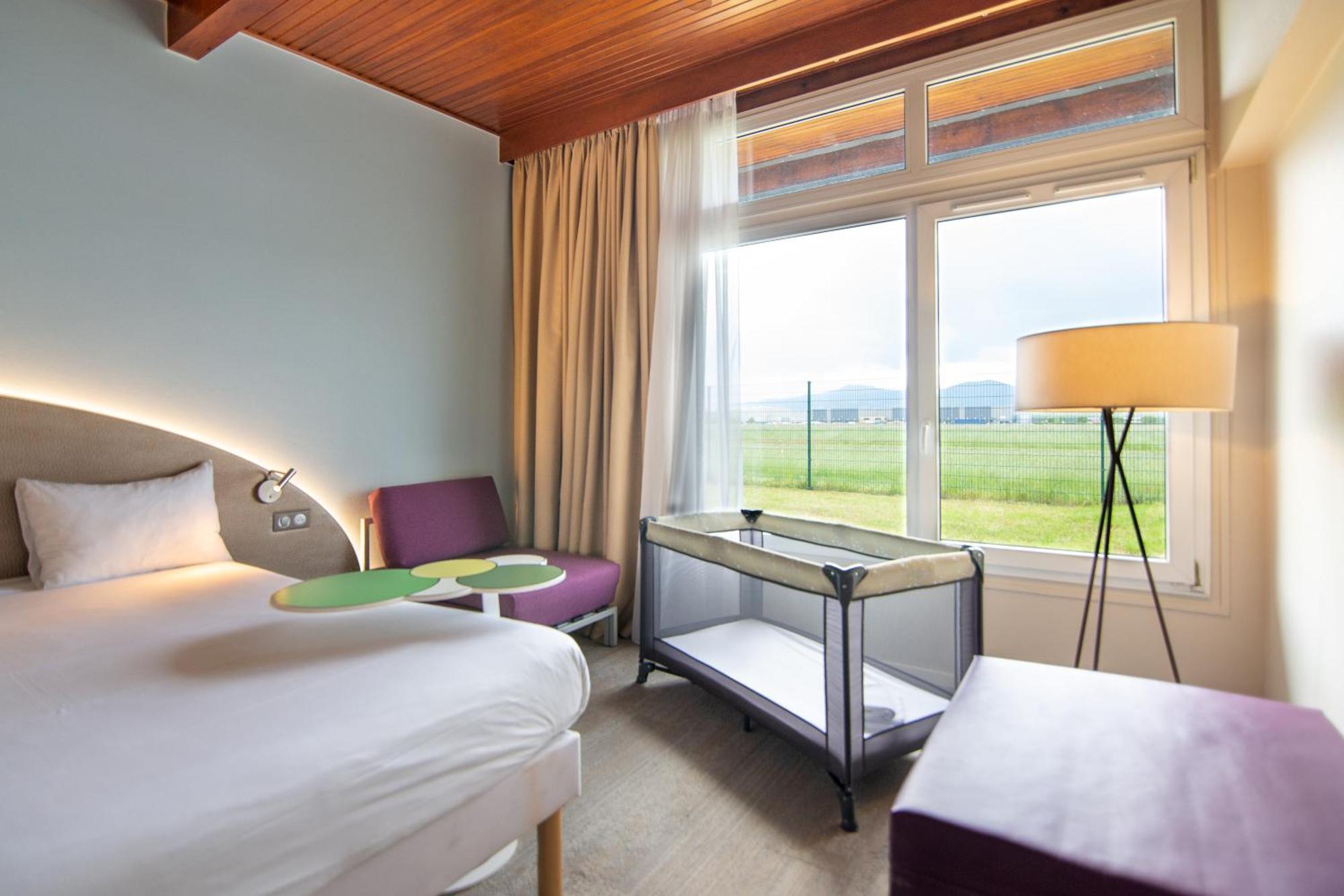 Standard Double Room with Sofa,1620979842:JPEG