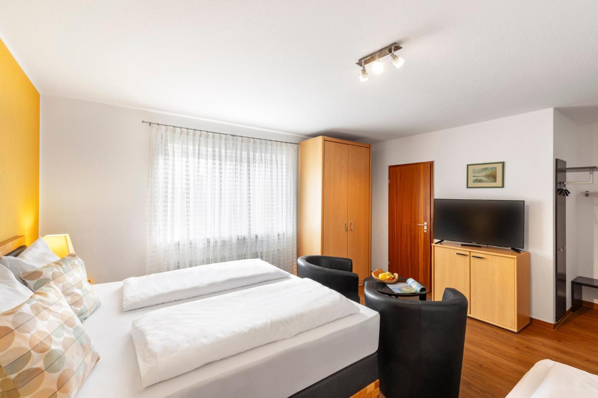 Doppelzimmer mit Zustellbett