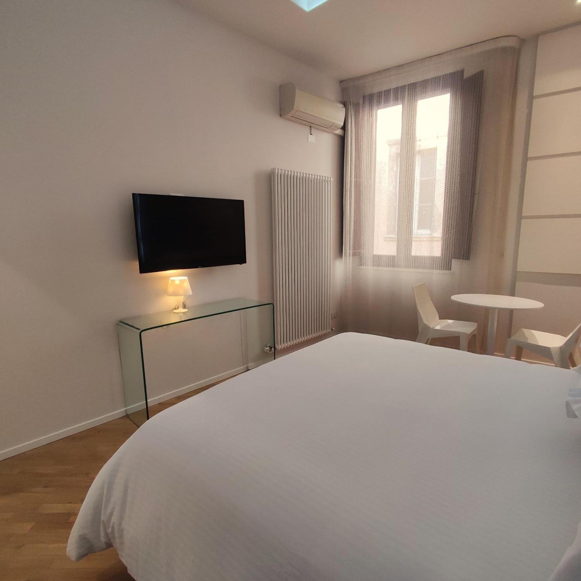 Junior Suite,1566920120:JPEG