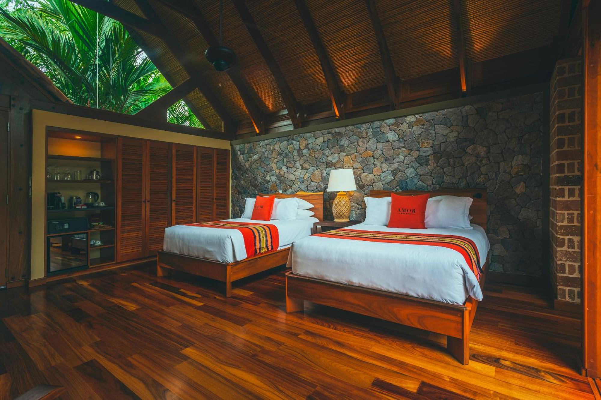 Canyon Casita Queen