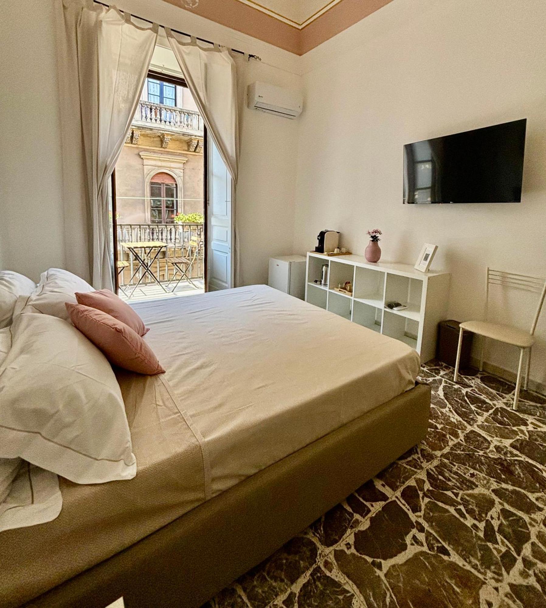 Double Room Private External Bathroom