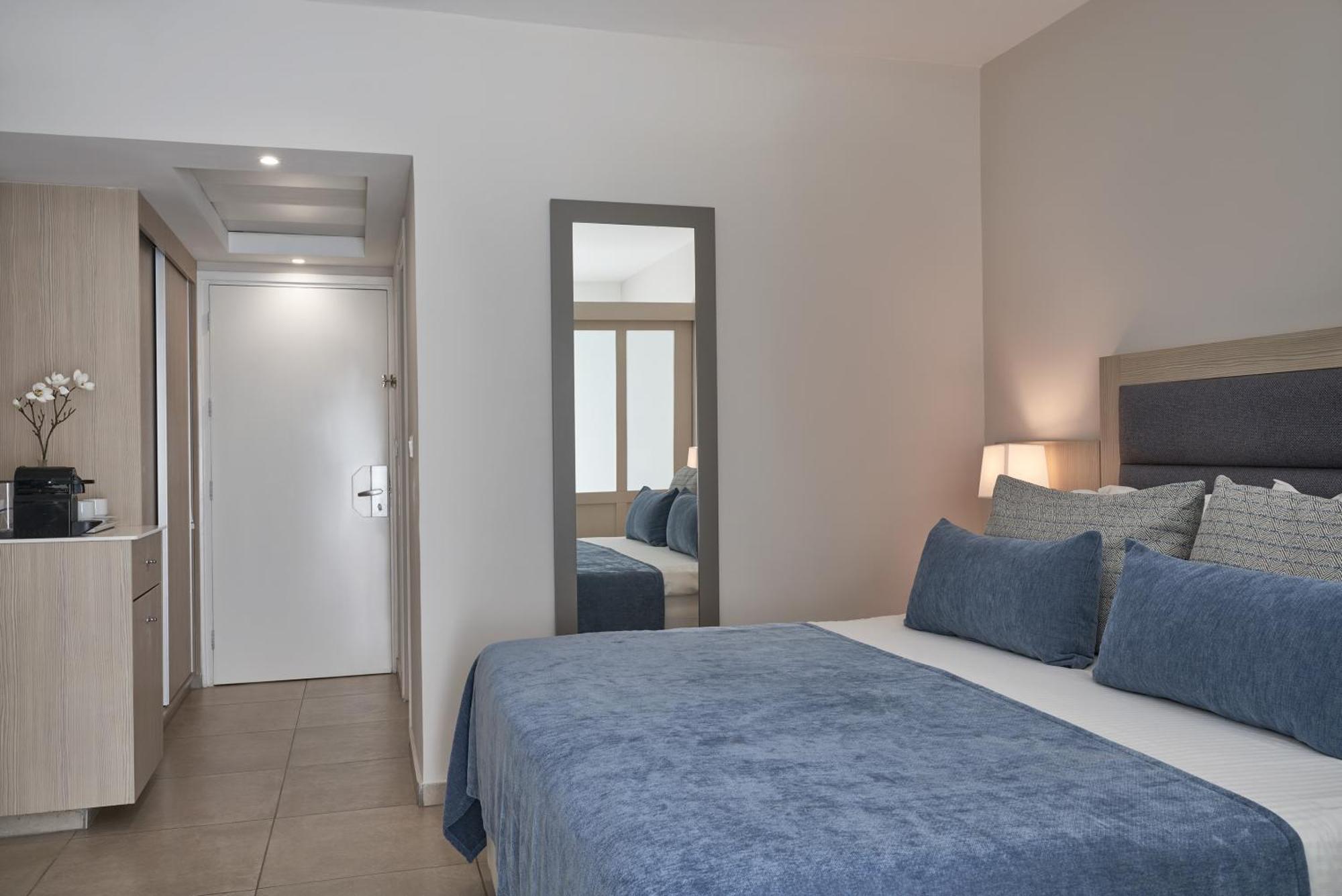 Premium Double Room Direct Pool Access
