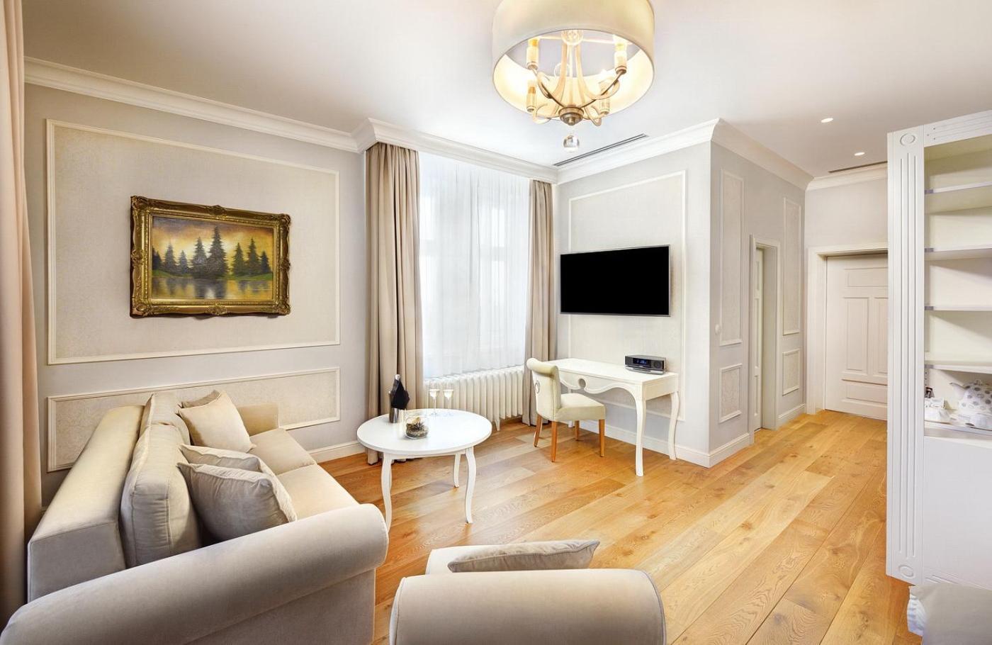 Historical Classic Suite