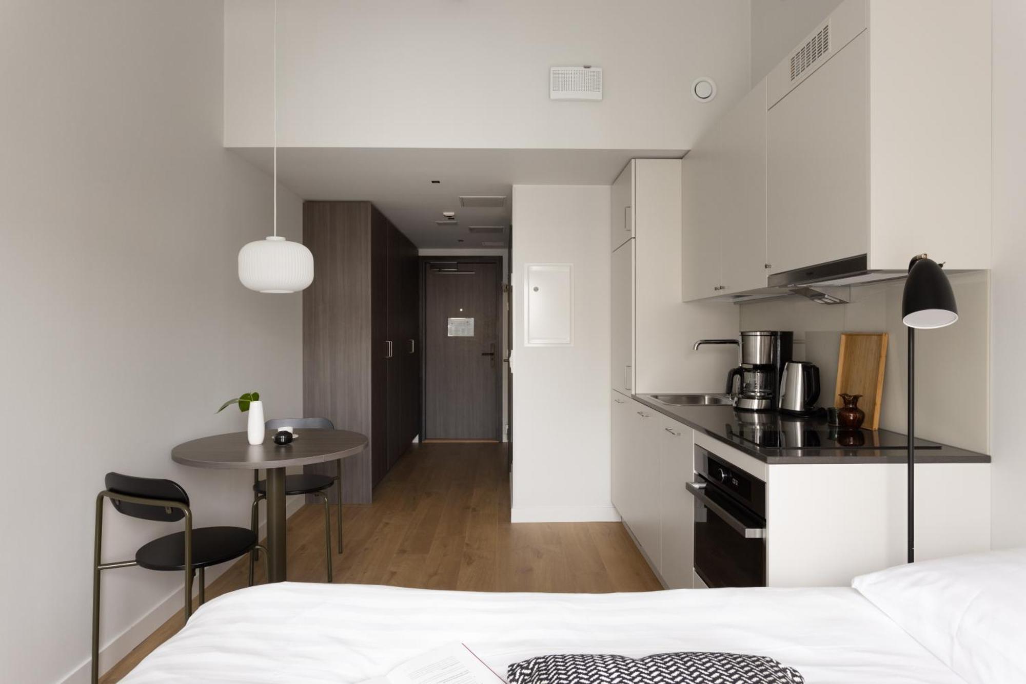 Compact-studio a rooftop terrace