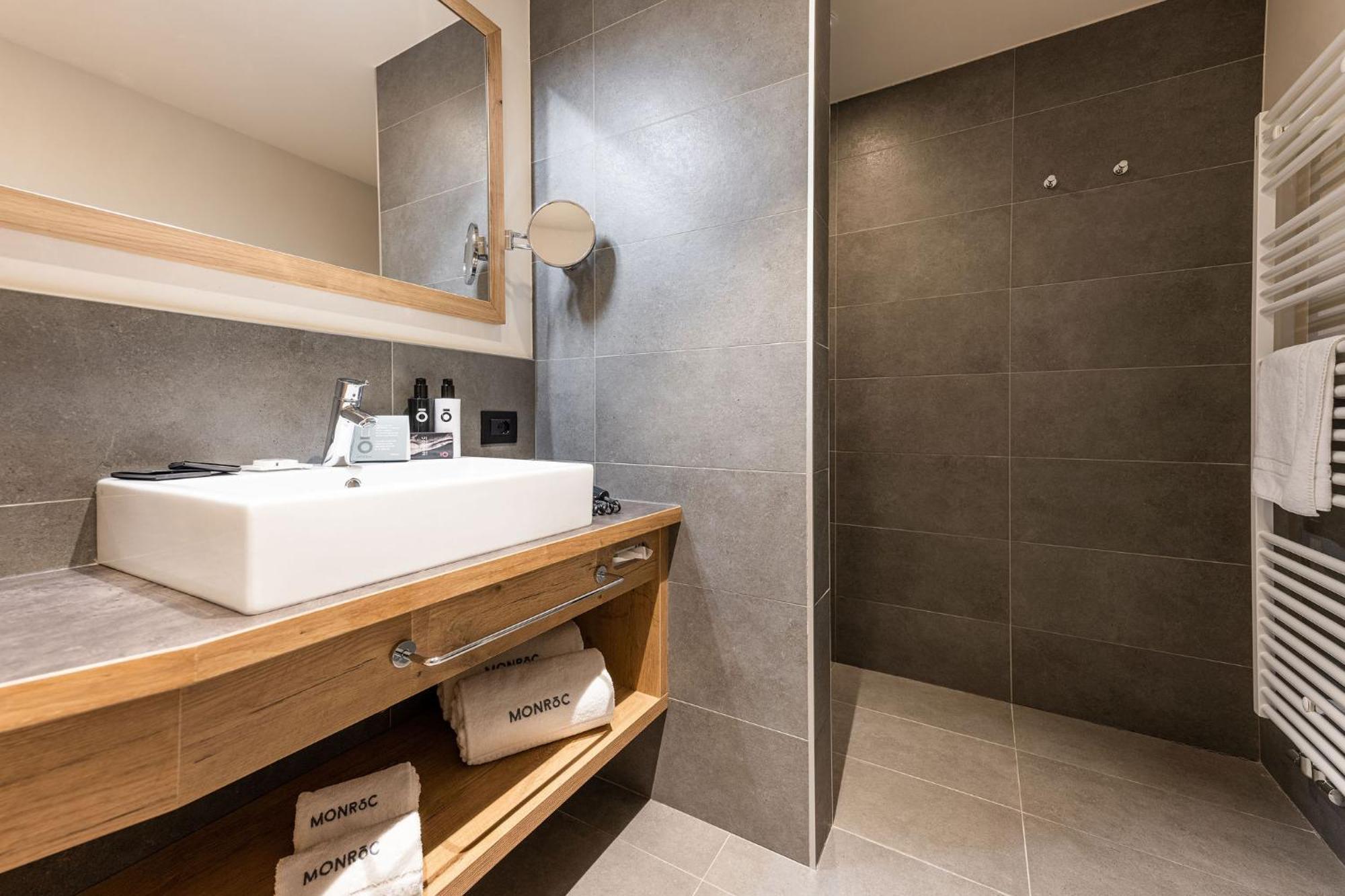 Superior Double or Twin Room Mountain View