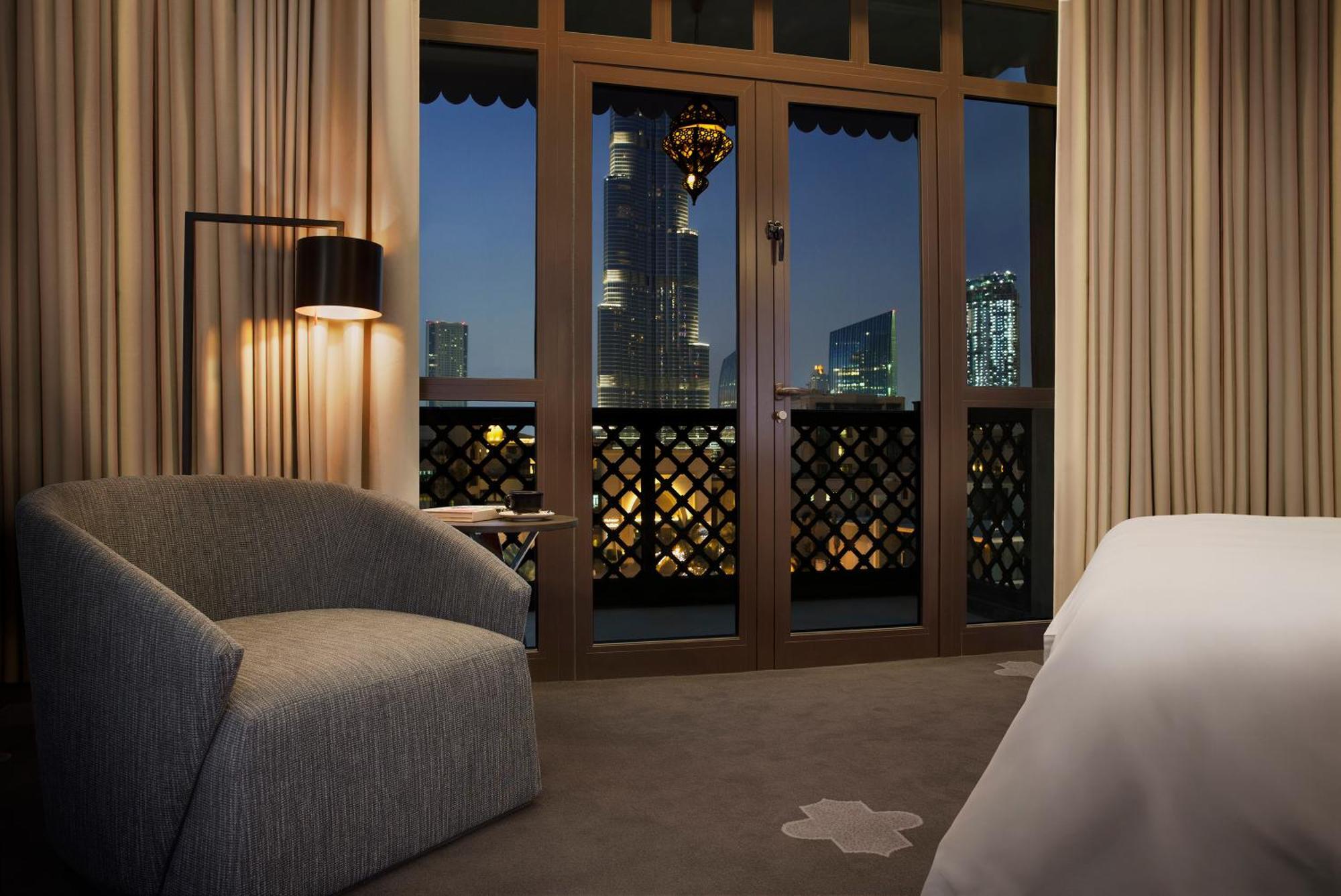 Suite met Kingsize Bed, Slaapbank en Premier Uitzicht op Bezienswaardigheid