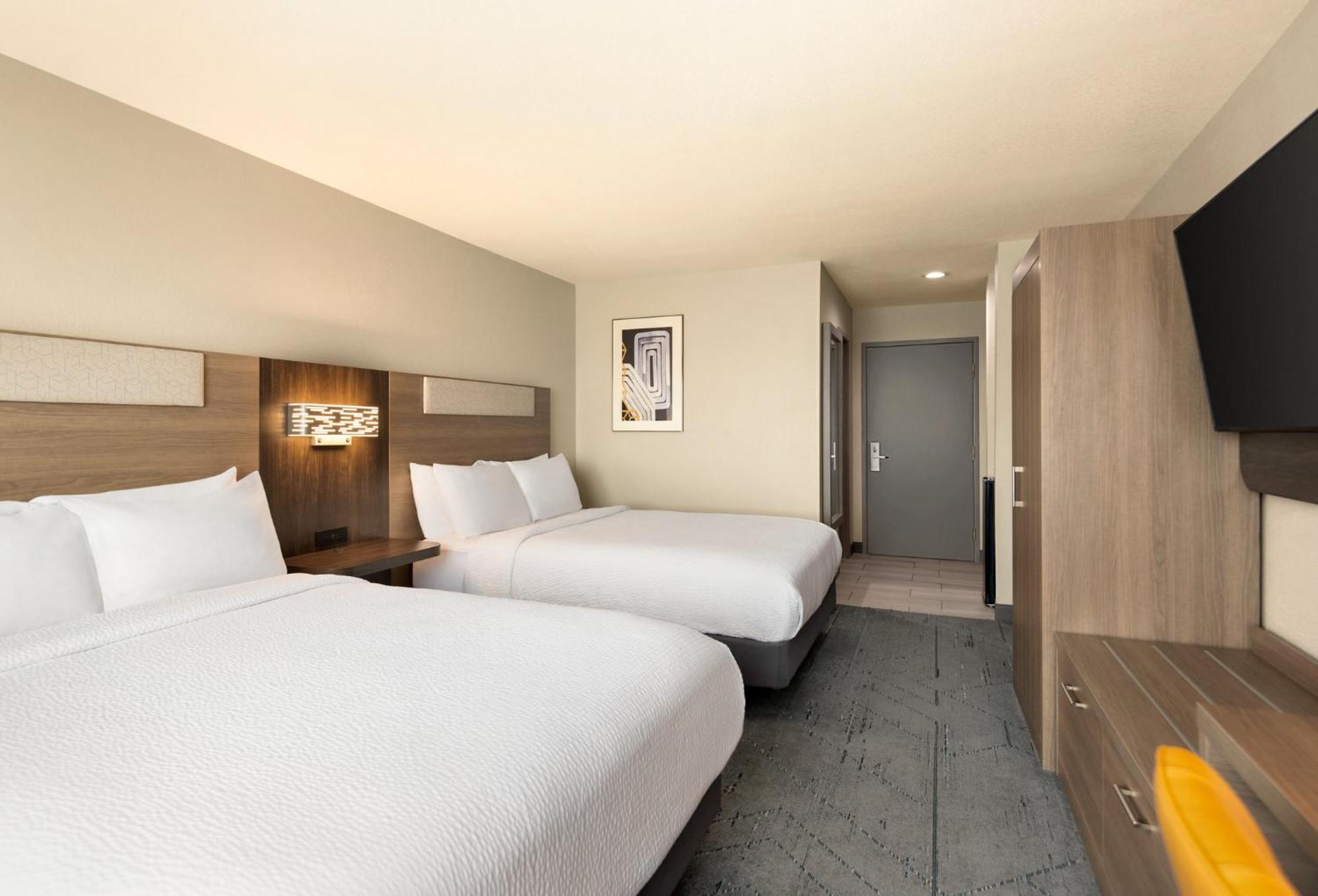 Standard Queen Room Two Queen Beds