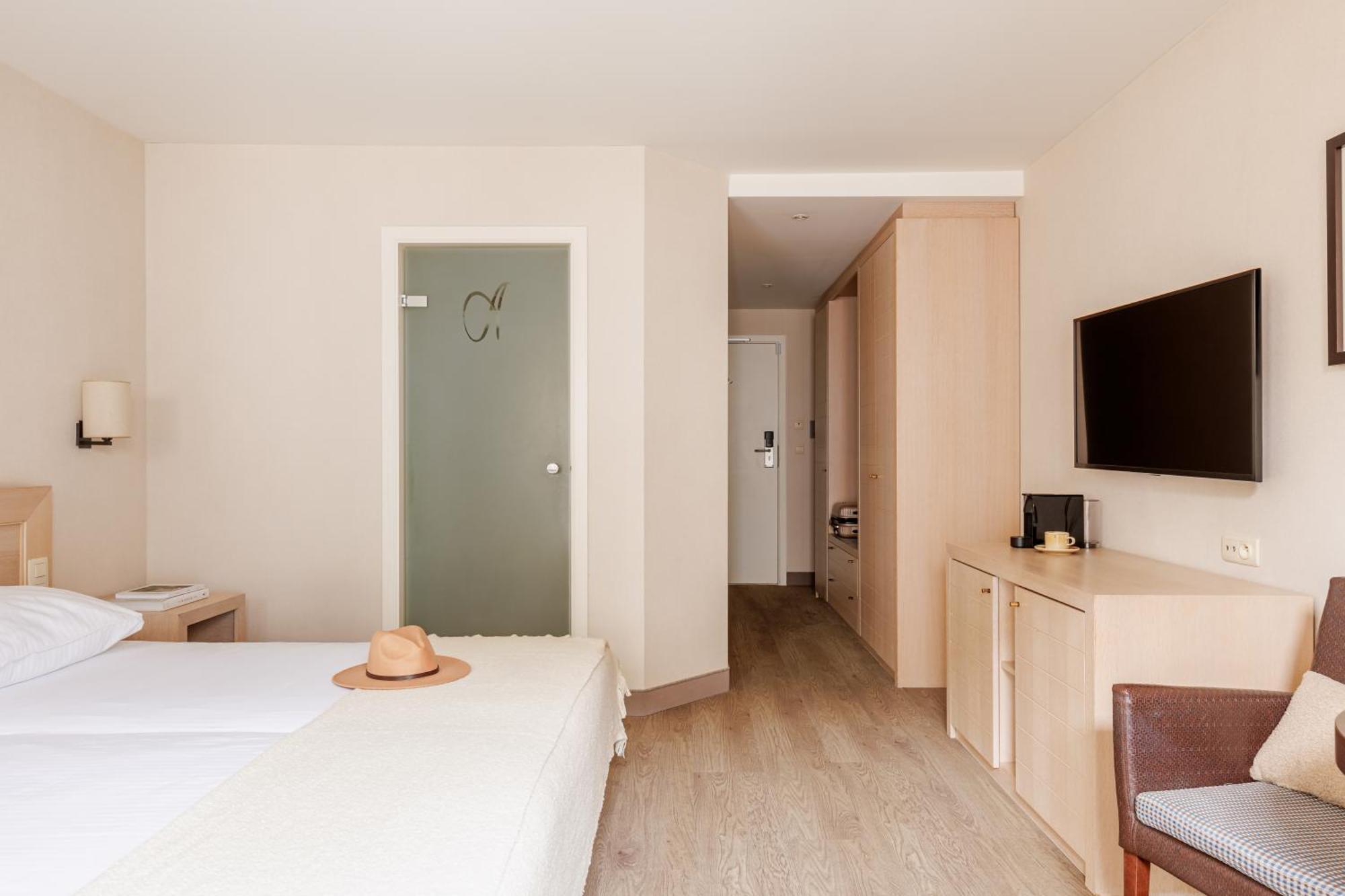 Junior Suite,1611051018:JPEG