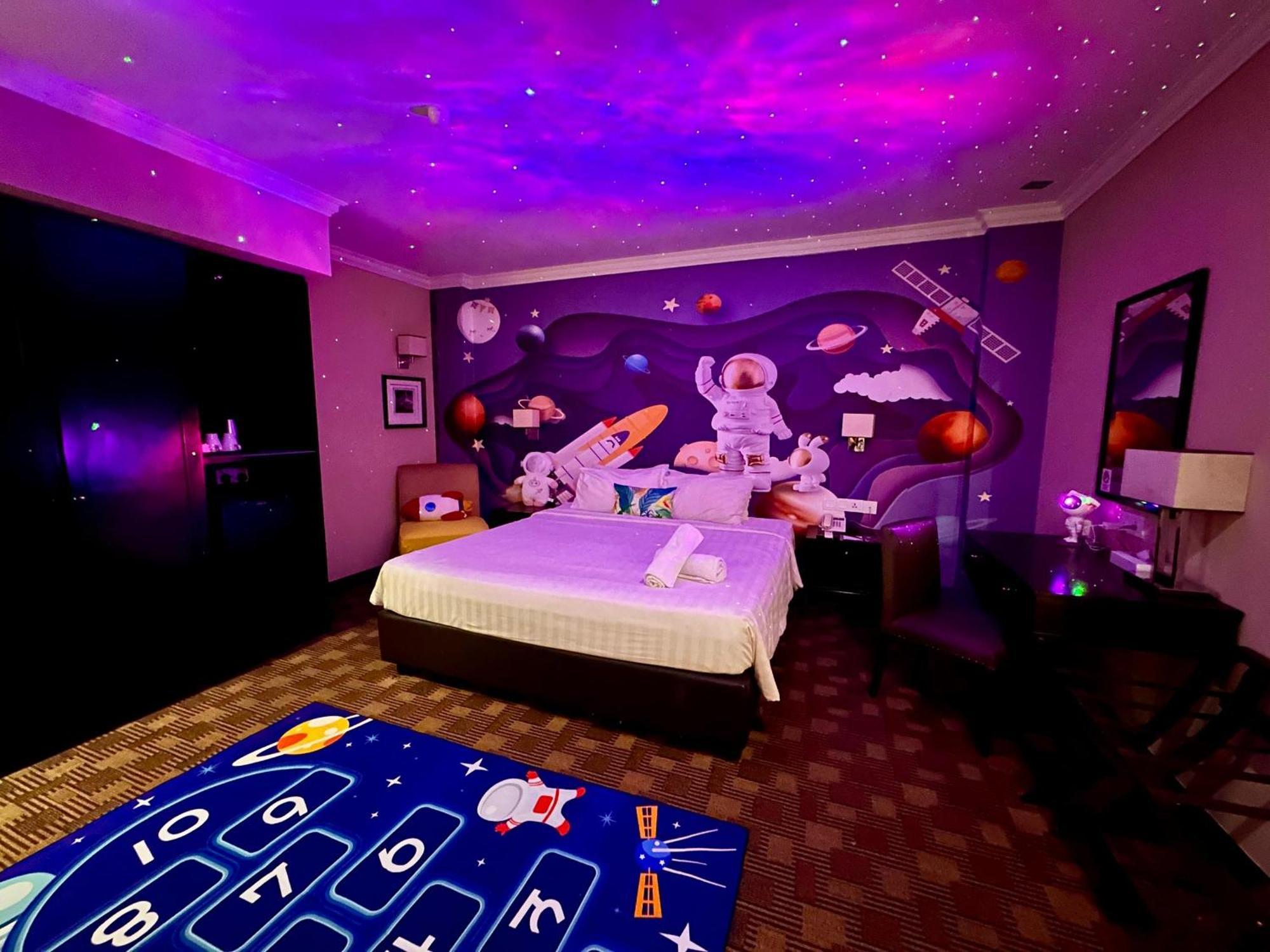 M Space Deluxe King Room,1616895782:JPEG