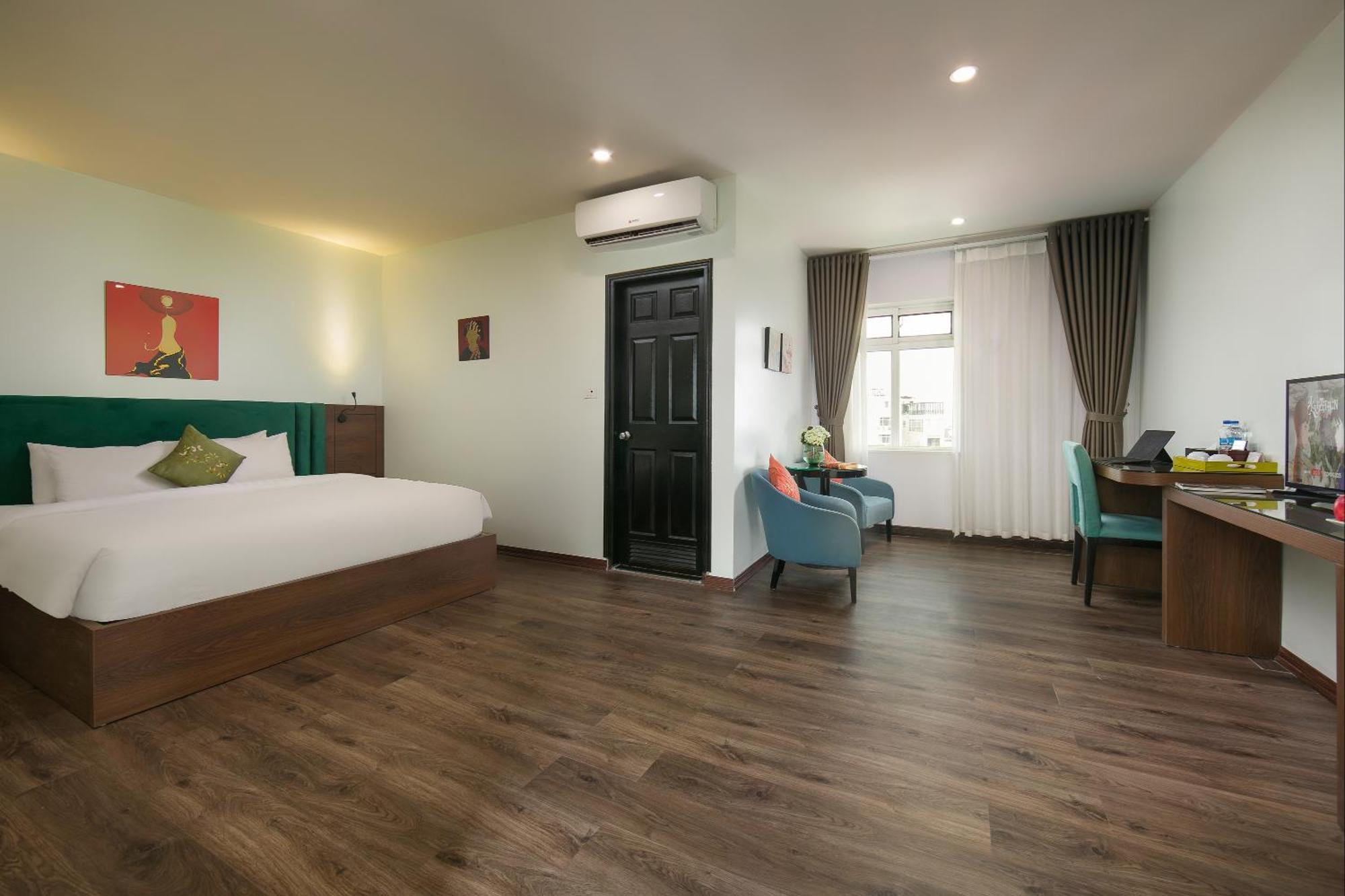 Executive Suite City view