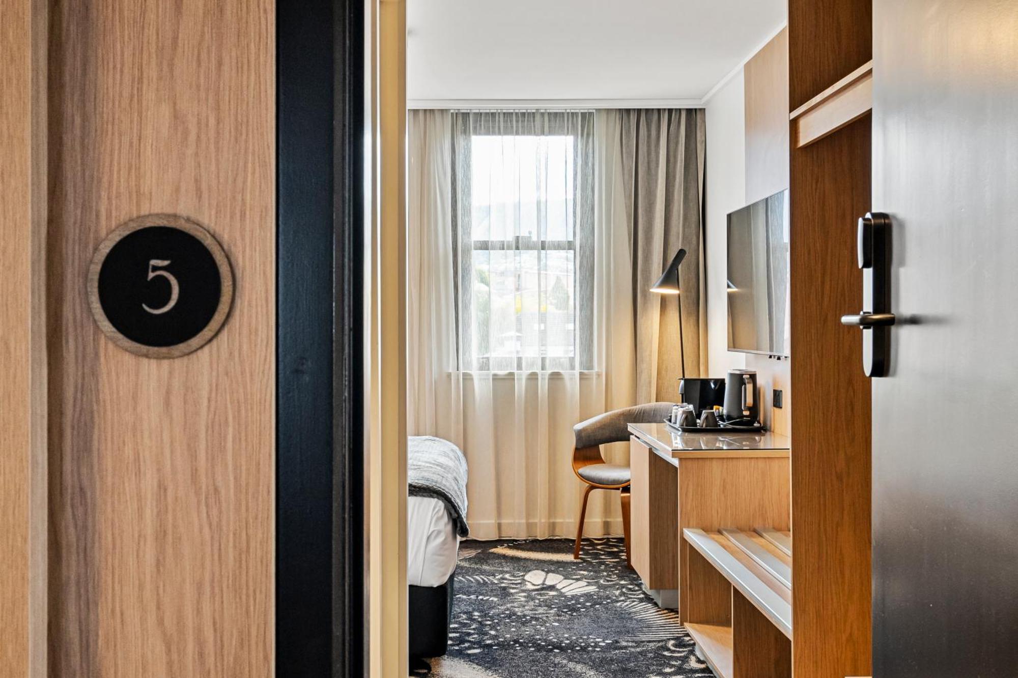 King Room Mountain View