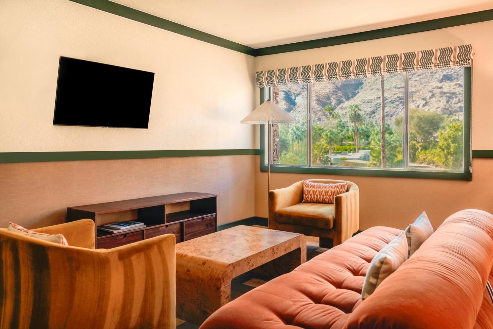 Deluxe Suite