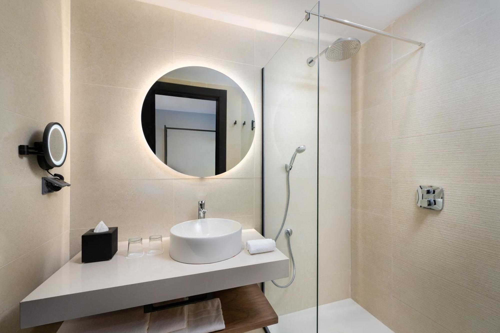 Premium Room - Skyline & Park View