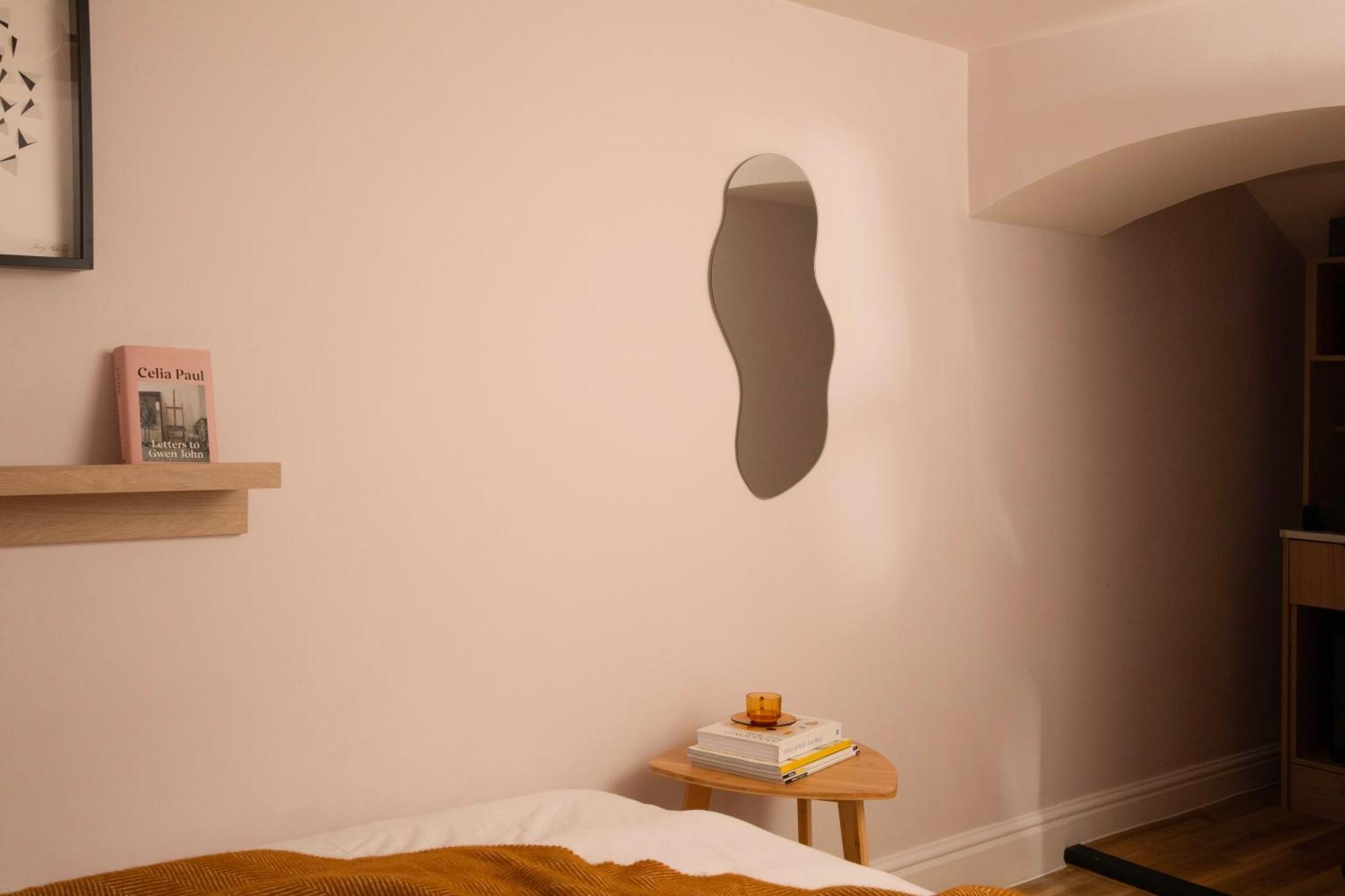 Compact Room Lower Ground