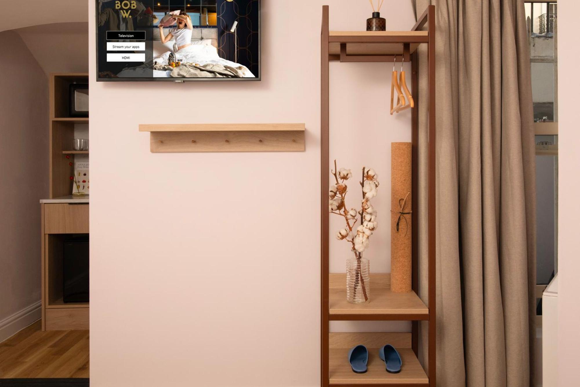 Compact Room Lower Ground