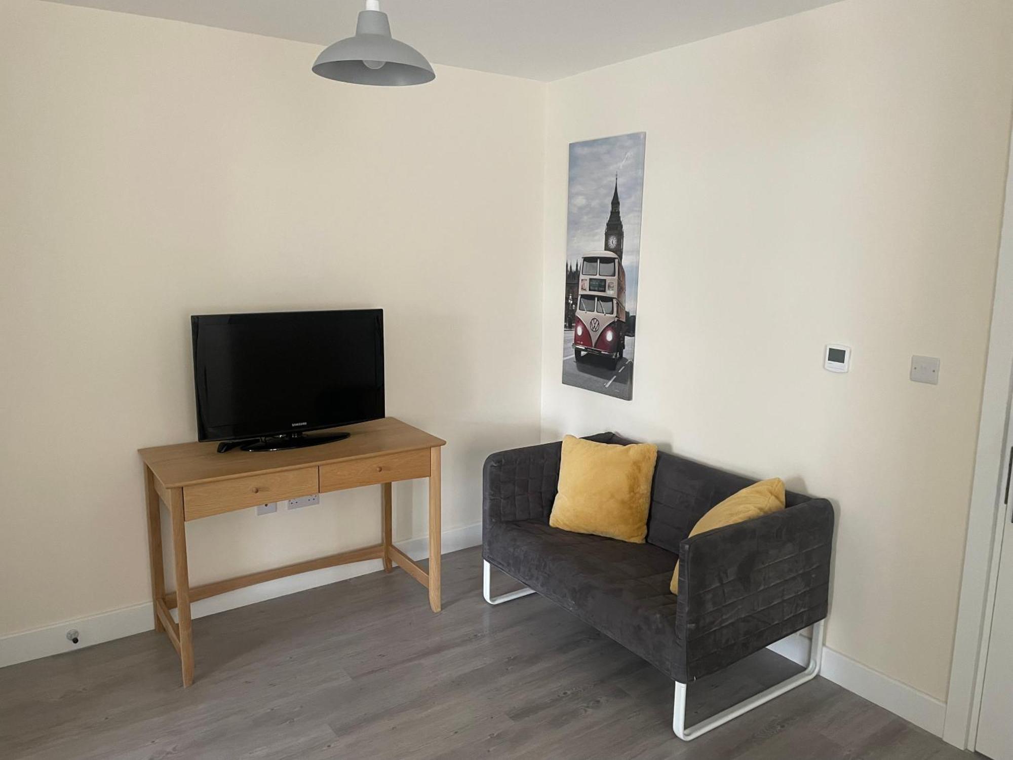 One-Bedroom Apartment Non-Smoking