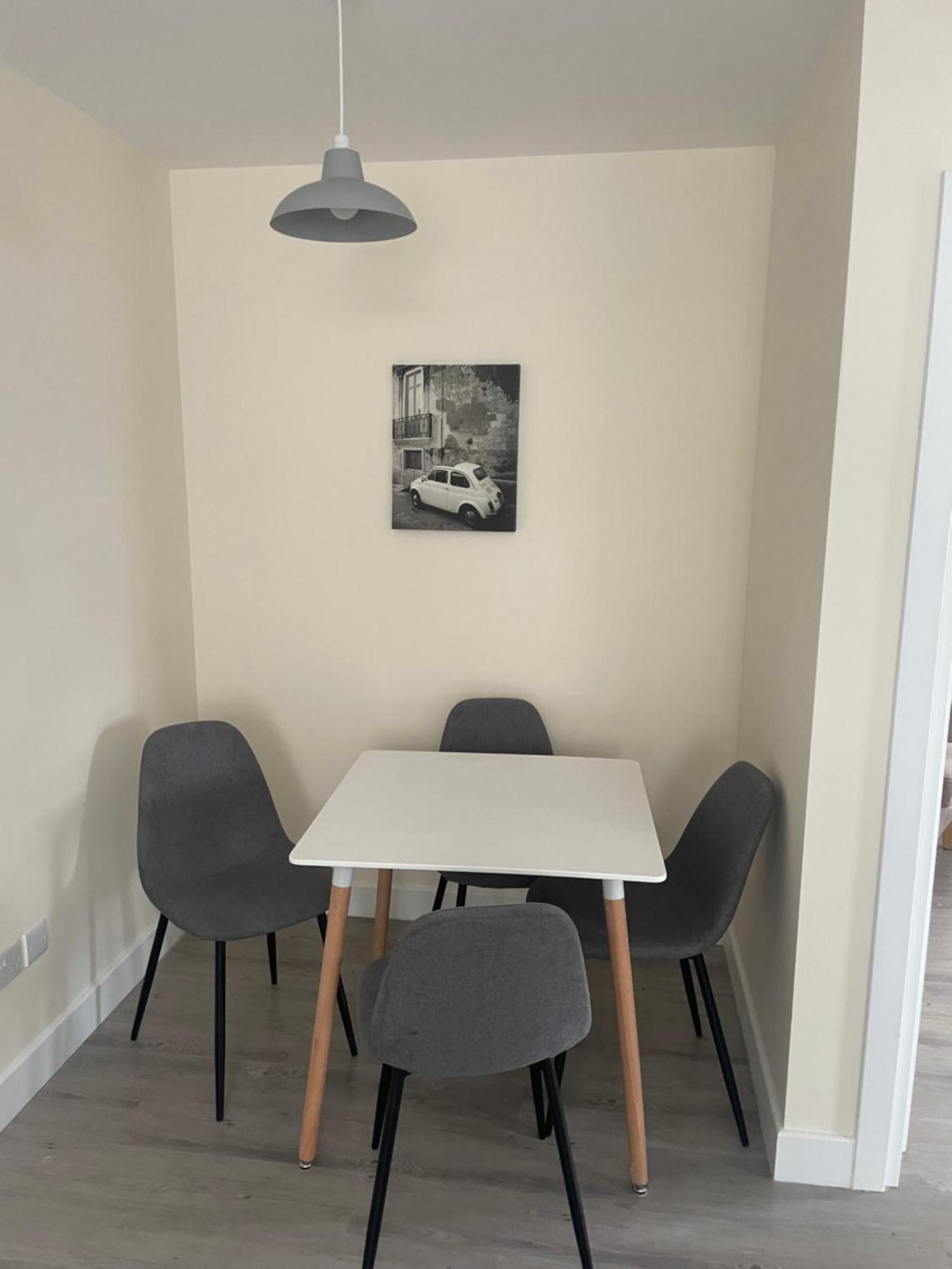 One-Bedroom Apartment Non-Smoking