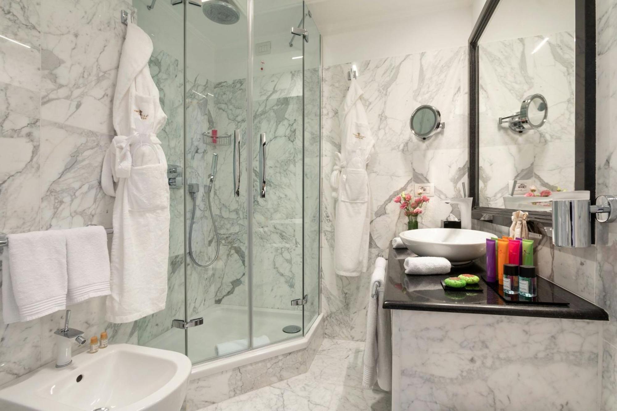 Kamer met Queensize Bed - Geen Uitzicht