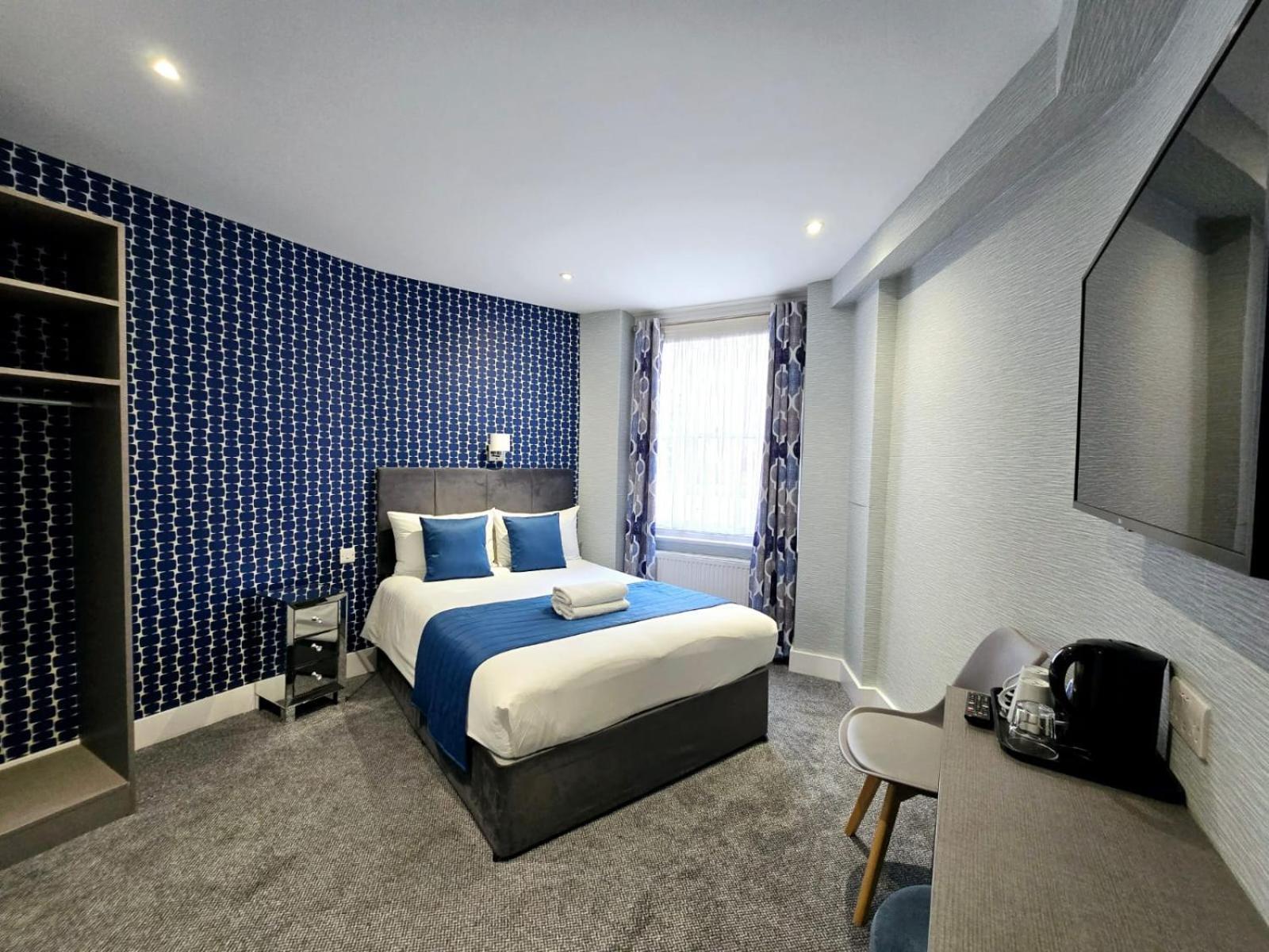 Double Room Ensuite Lower Ground Floor