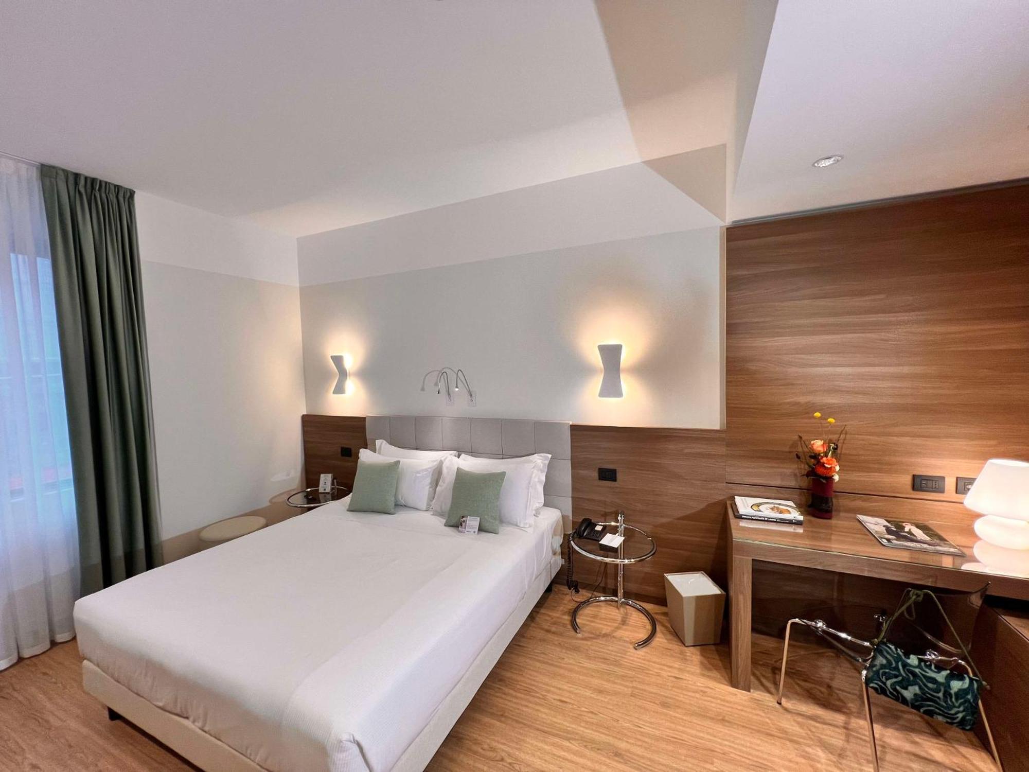 Comfort Queen Room