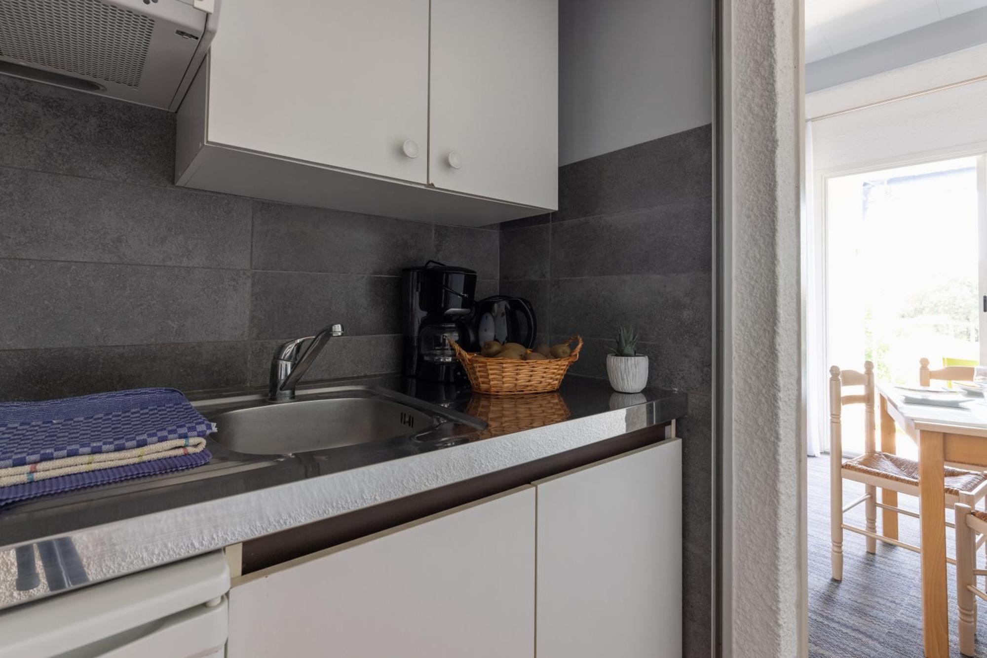 Quadruple Room Kitchenette,1660285390:JPEG