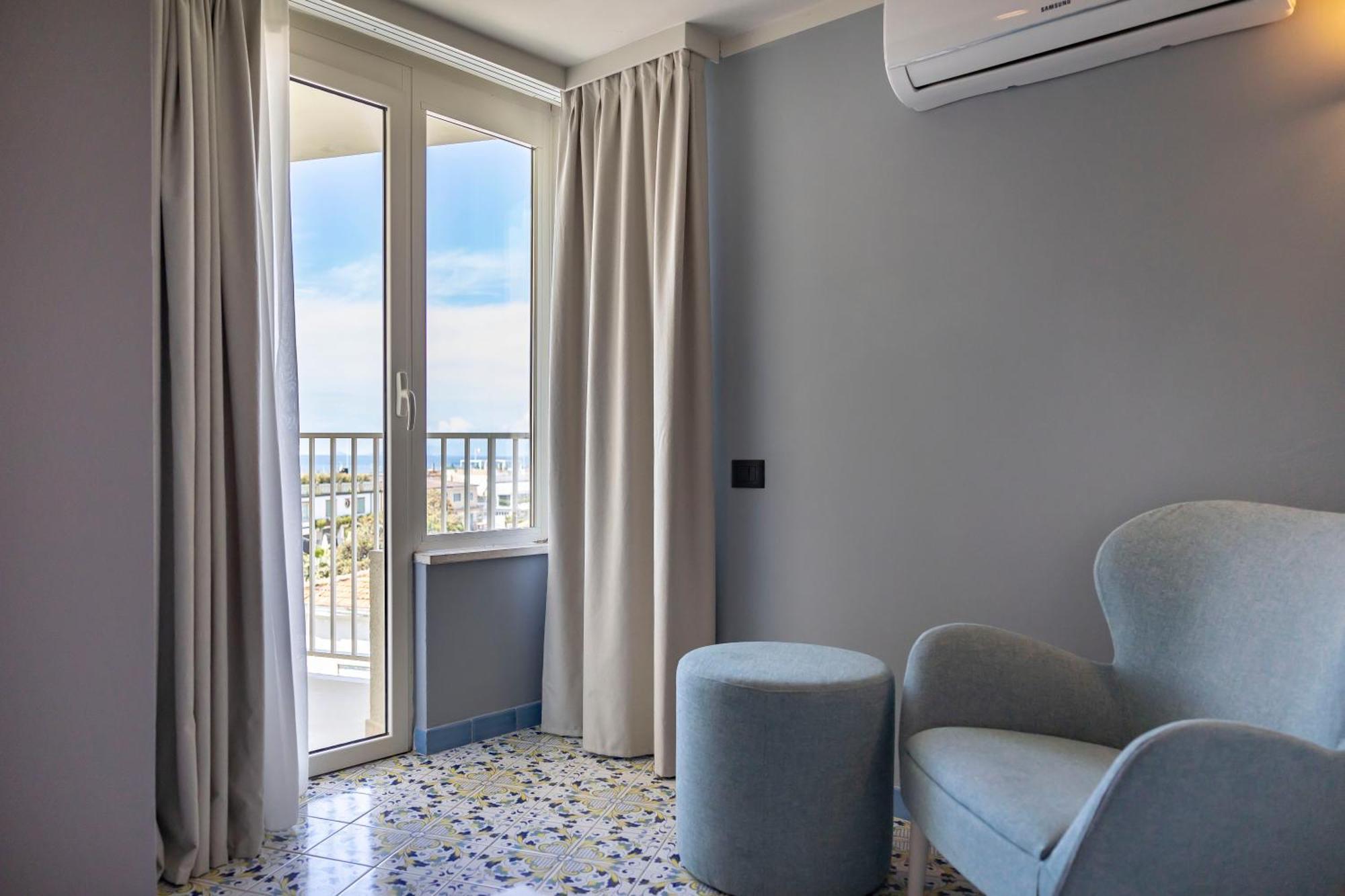 Deluxe Double or Twin Room Sea View