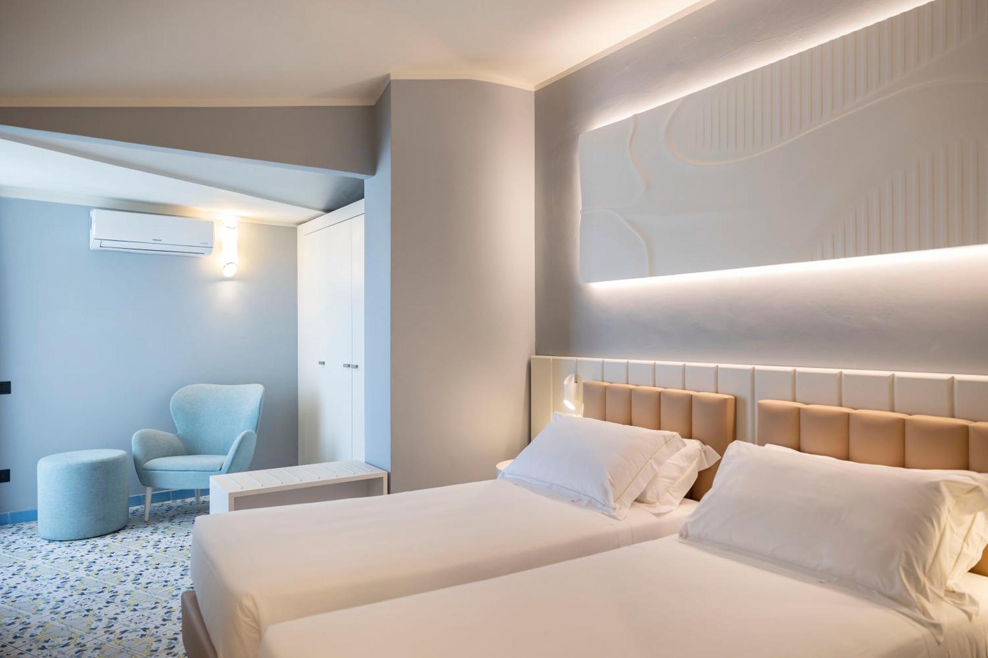 Deluxe Double or Twin Room Sea View