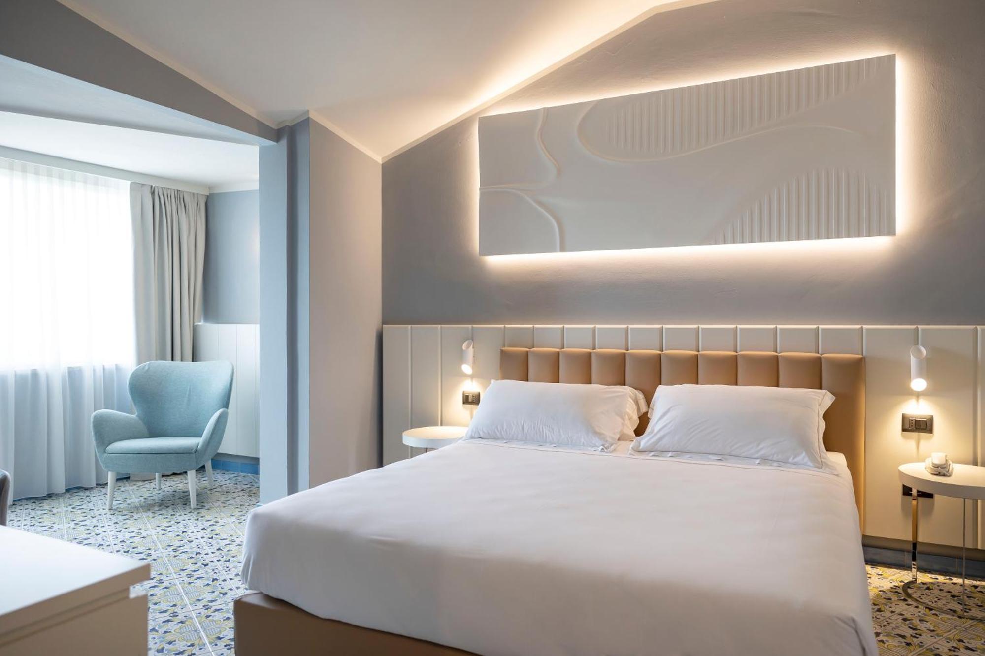 Deluxe Double or Twin Room Sea View