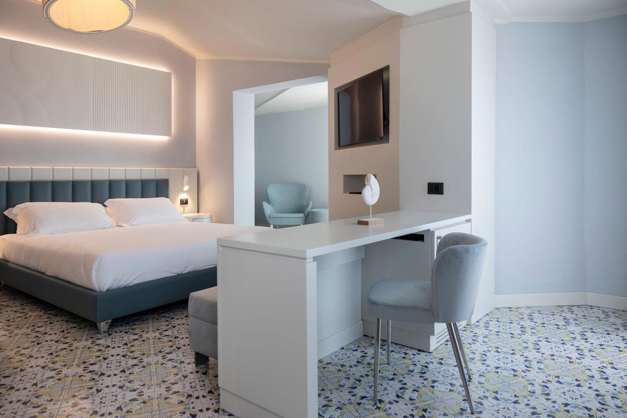 Sea Front Junior Suite