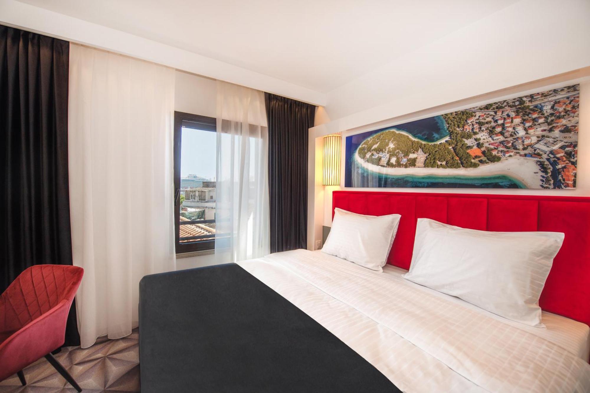 Standard Double Room with Partial Sea View,1683811132:JPEG