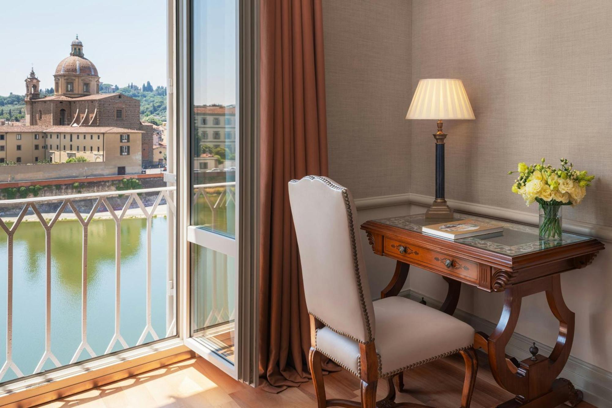 Deluxe King Room River View