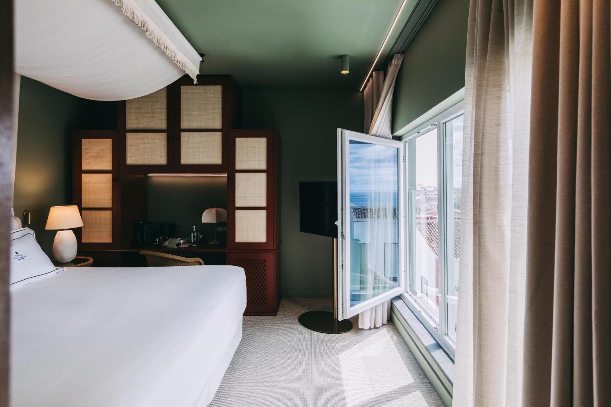 Executive Superior Ocean View